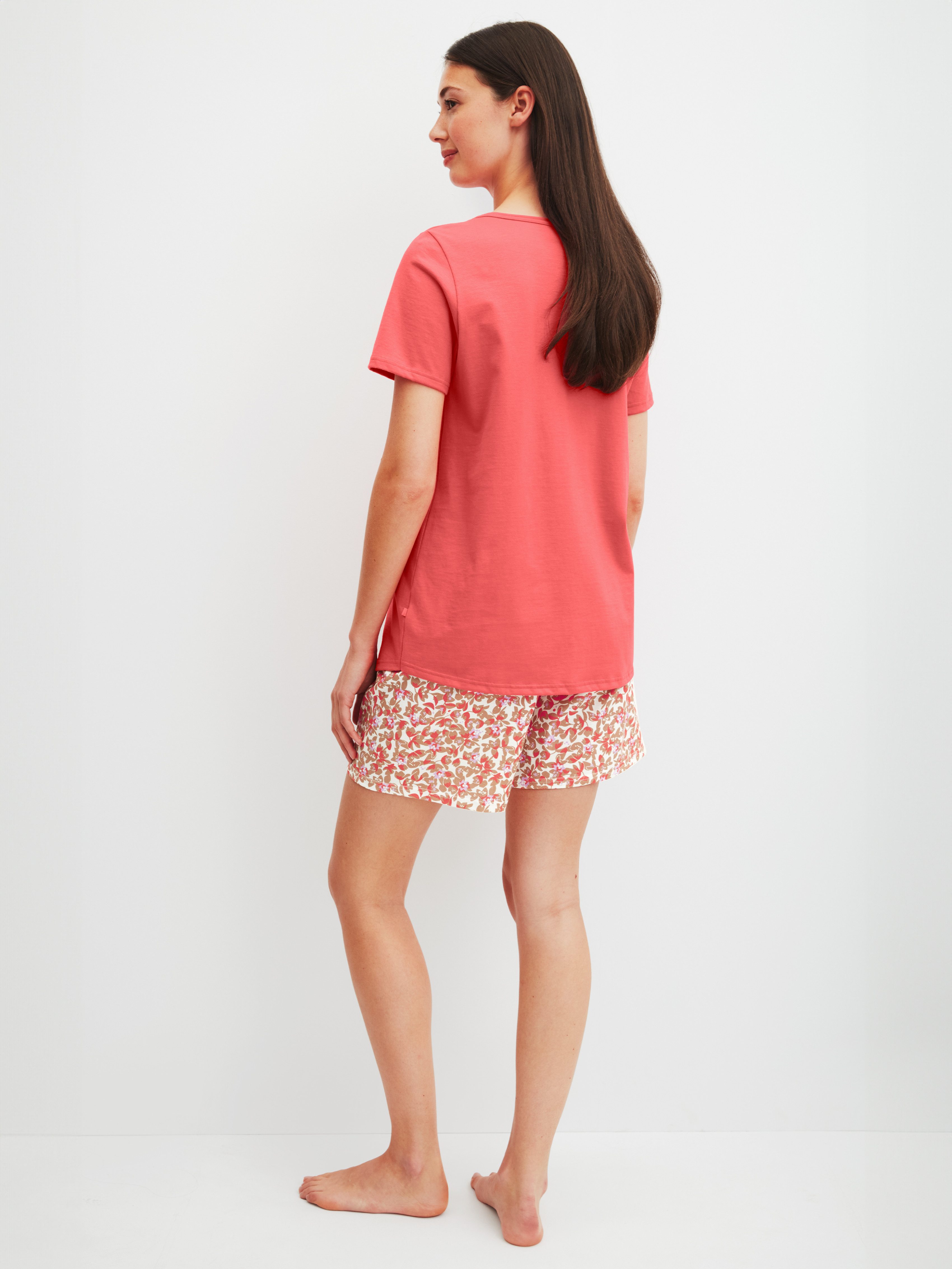 CALIDA Shorty Flower Nights (2 tlg) mit Rundhalsausschnitt, Kurzarm und geblümten Shorts