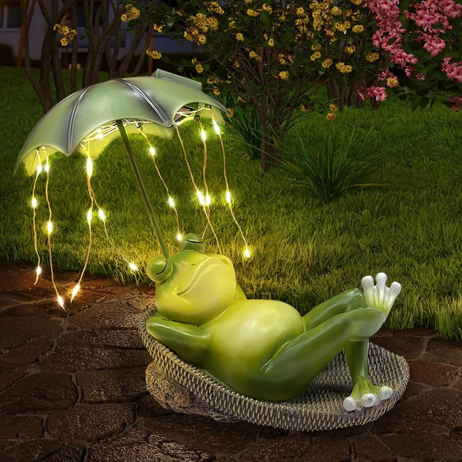 FANNOU Gartenfigur Frosch Gartenfigur, Liegender Frosch mit Solarlicht, Wasserdichtes Harzmaterial, Teich Rasen Haus Für Terrasse Ornamente
