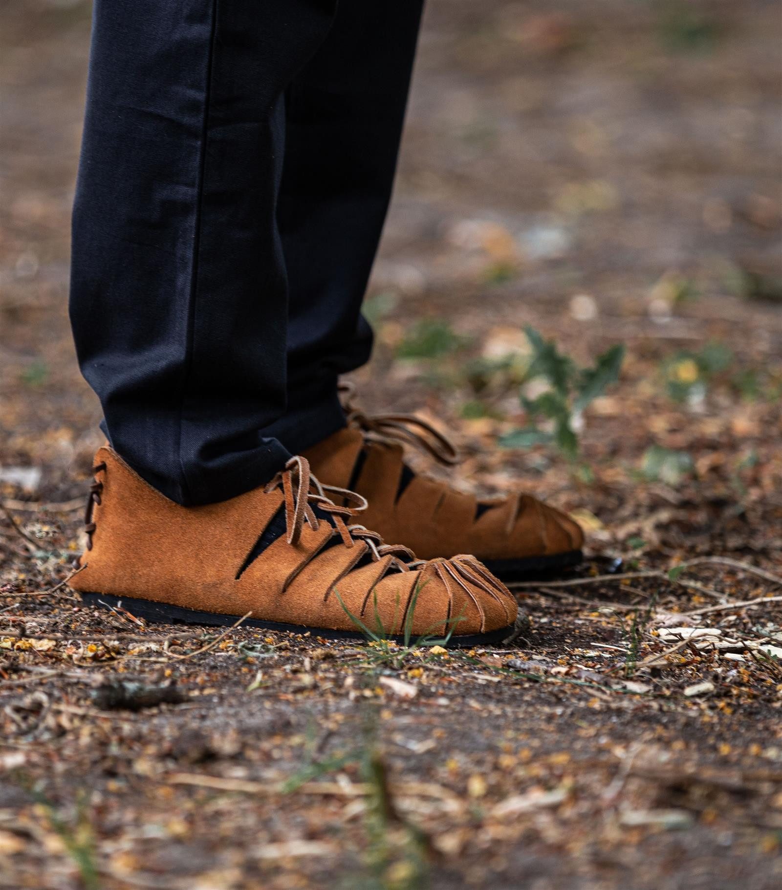 Leonardo Carbone Wikinger-Kostüm Bundschuhe aus Veloursleder, 4 mm dickes Leder, komfortable Gummisohle