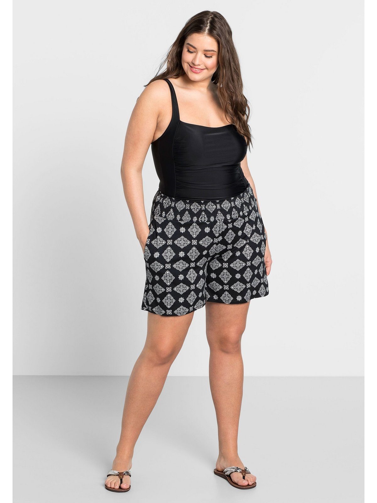 Sheego Shorts Große Größen mit Smokbund und zwei Taschen
