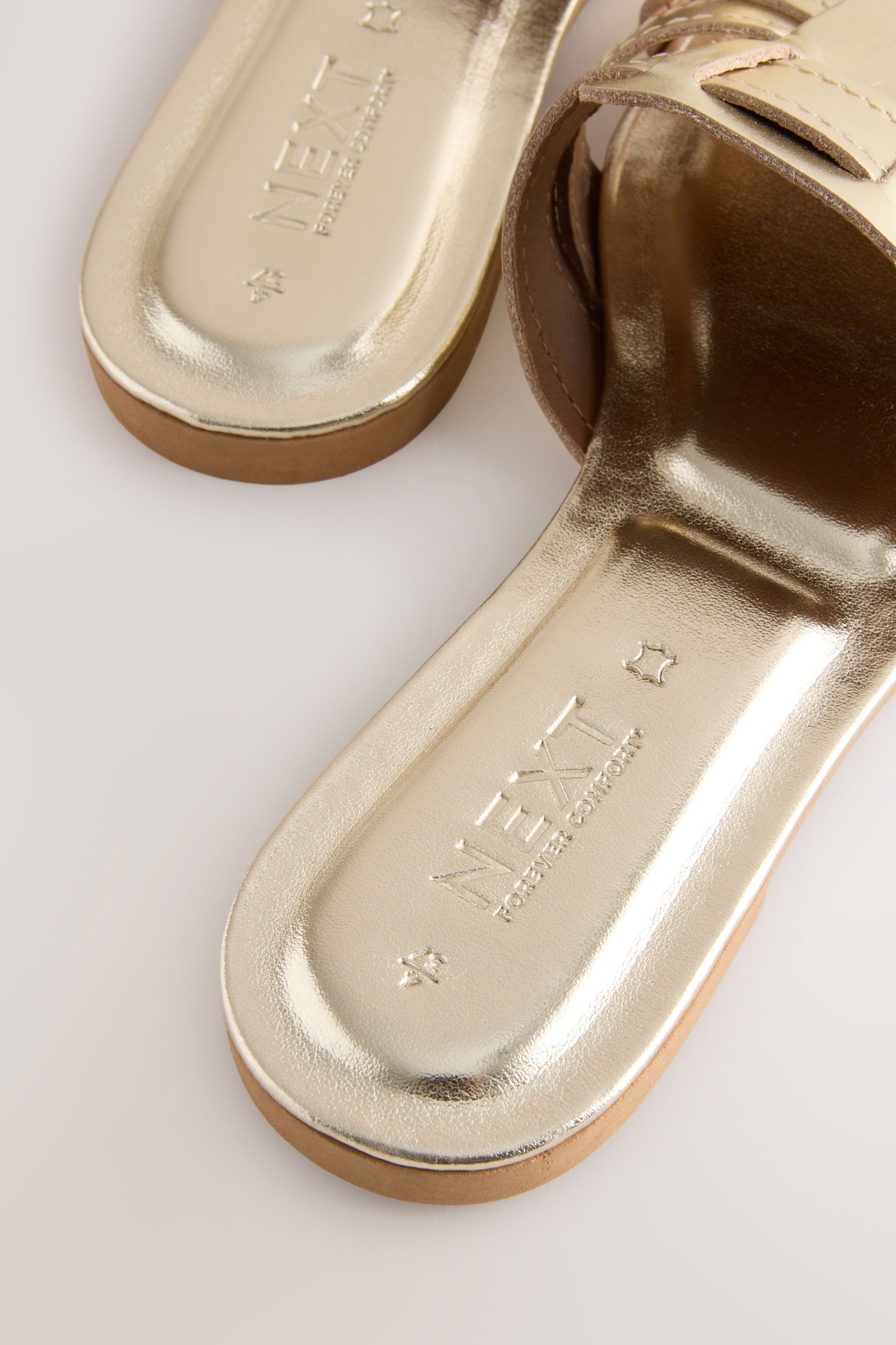 Next Forever Comfort® Pantoletten mit Ziernaht Sandale