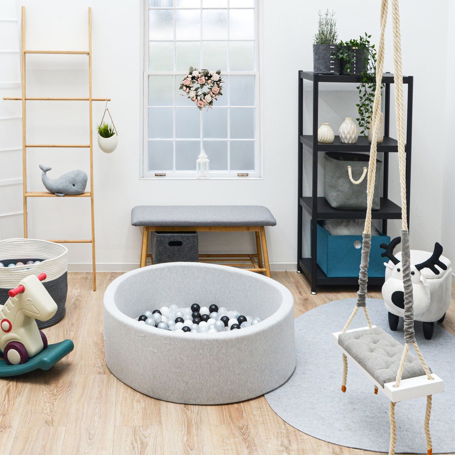LittleTom Bällebad-Bälle Baby - 200 Bunte Bälle fürs Bällebad - Geprüfte Spielbälle für Kinder (200-St), Ab dem 1. Tag: Babybälle zum Greifen - Plastikbälle für den Bällepool