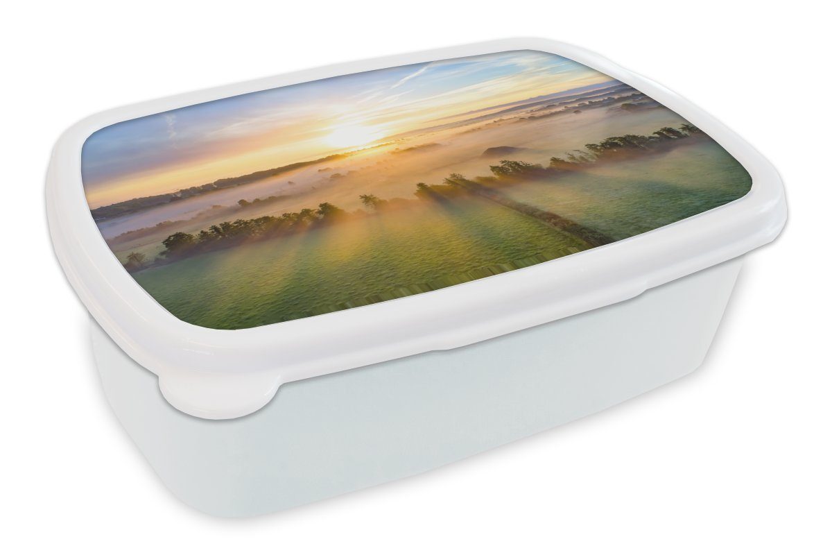 MuchoWow Lunchbox Farbenfroher Sonnenaufgang über einer ruhigen Landschaft, Kunststoff, (2-tlg), Brotbox für Kinder und Erwachsene, Brotdose, für Jungs und Mädchen weiß
