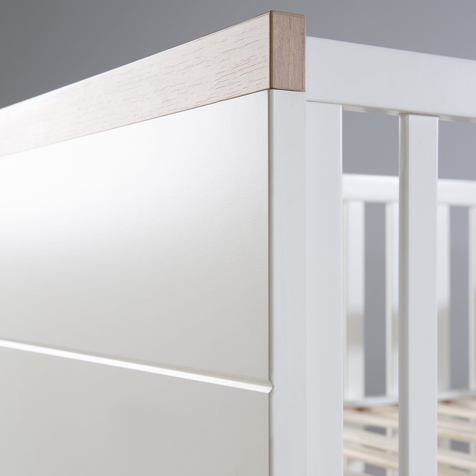 roba® Babybett Nele, Gitterbett umbaubar - Höhenverstellbar - Holz Dekor mit Fräsungen