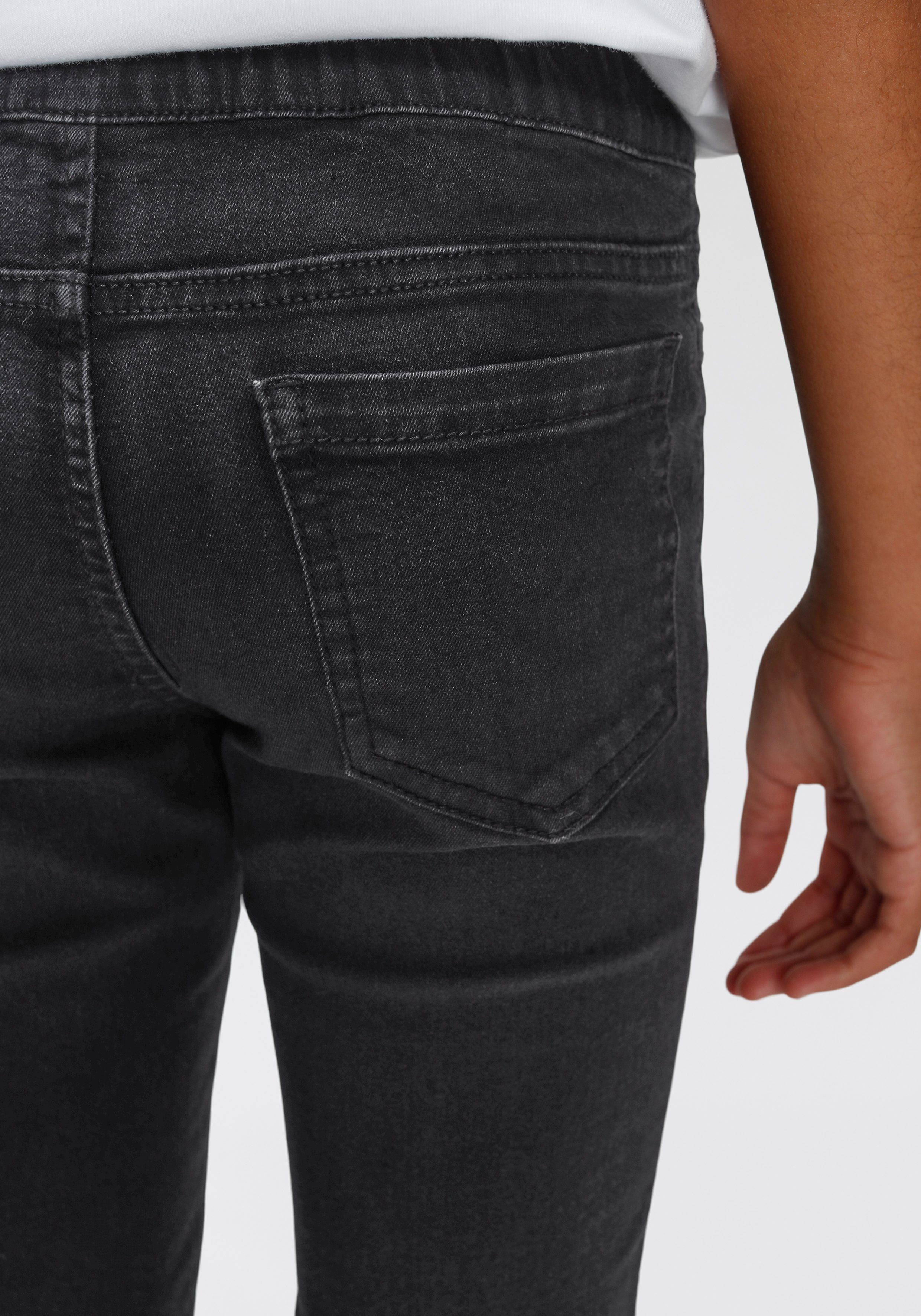 KIDSWORLD Jeansjeggings, Stetch-Jeans mit schmalem Bein schmale Passform, abgesteppter Beinabschluss, niedrige Leibhöhe