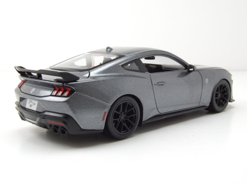 Maisto® Modellauto Ford Mustang Dark Horse 2024 grau metallic, Maßstab 1:24