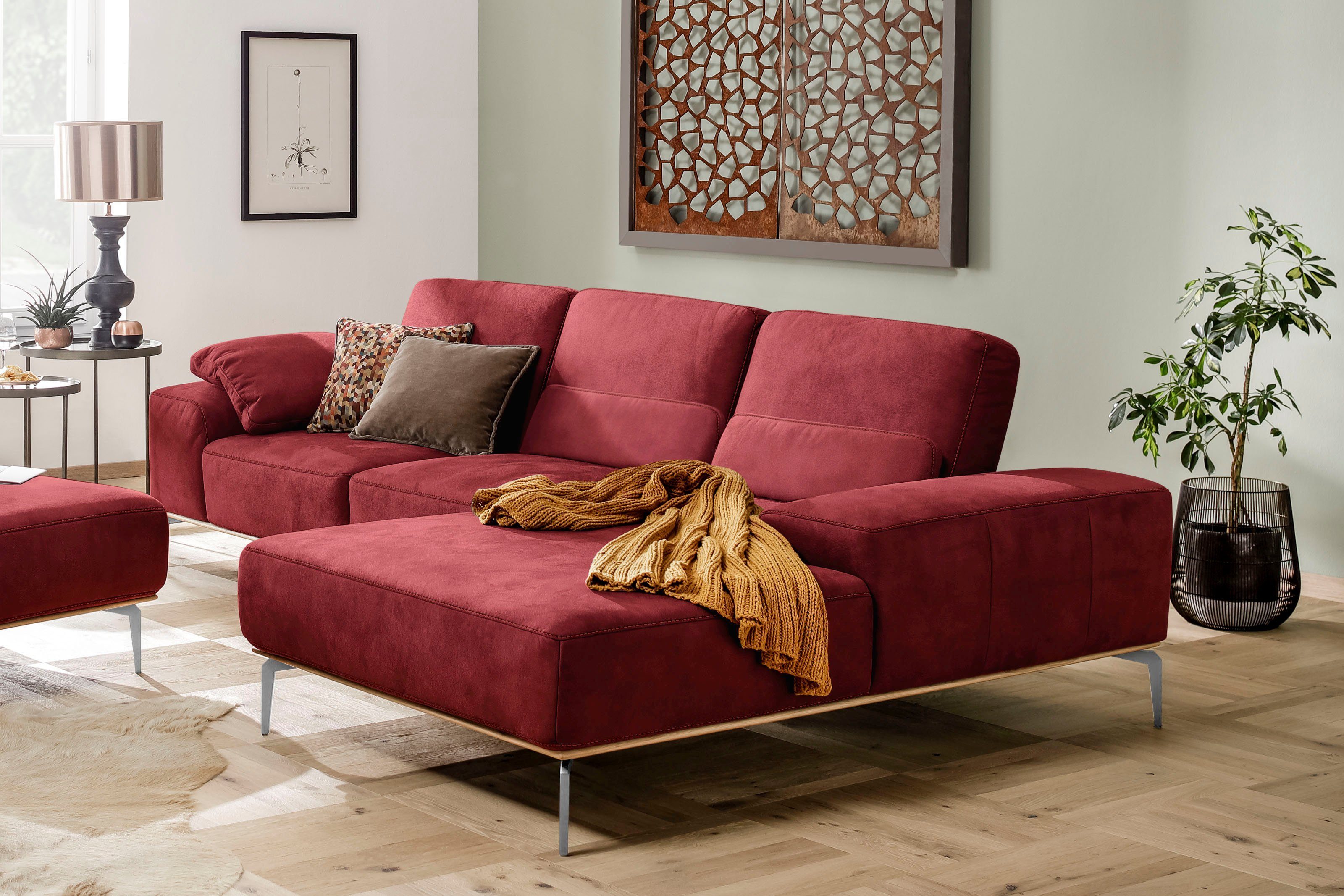 W.SCHILLIG Ecksofa run, Designsofa, bequem, L-Form, mit elegantem Holzsockel, Füße in Chrom glänzend, Breite 299 cm