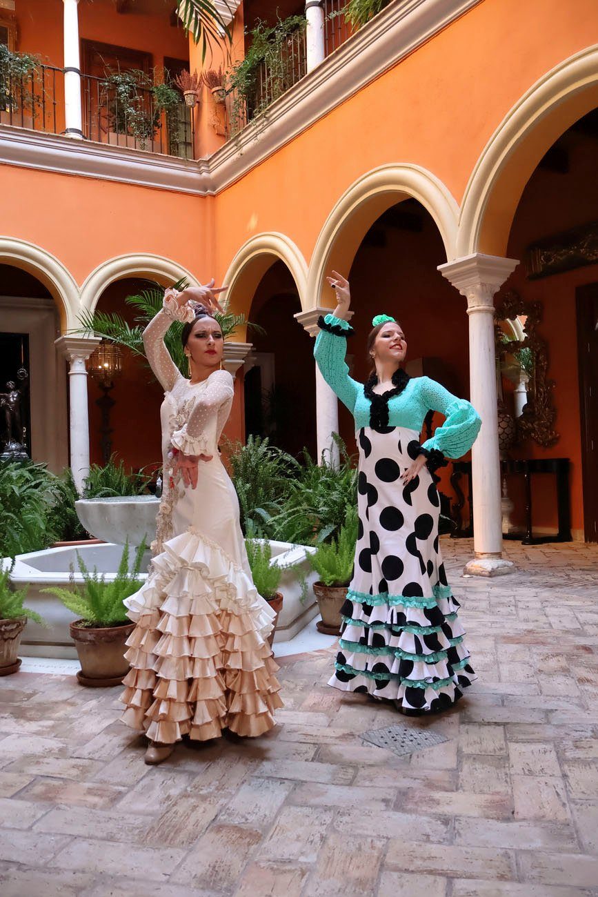 Canon EOS R10 Systemkamera (RF-S 18-45mm F4.5-6.3 IS STM, 24,2 MP, Bluetooth, WLAN, inkl. RF-S 18-45mm Objektiv)