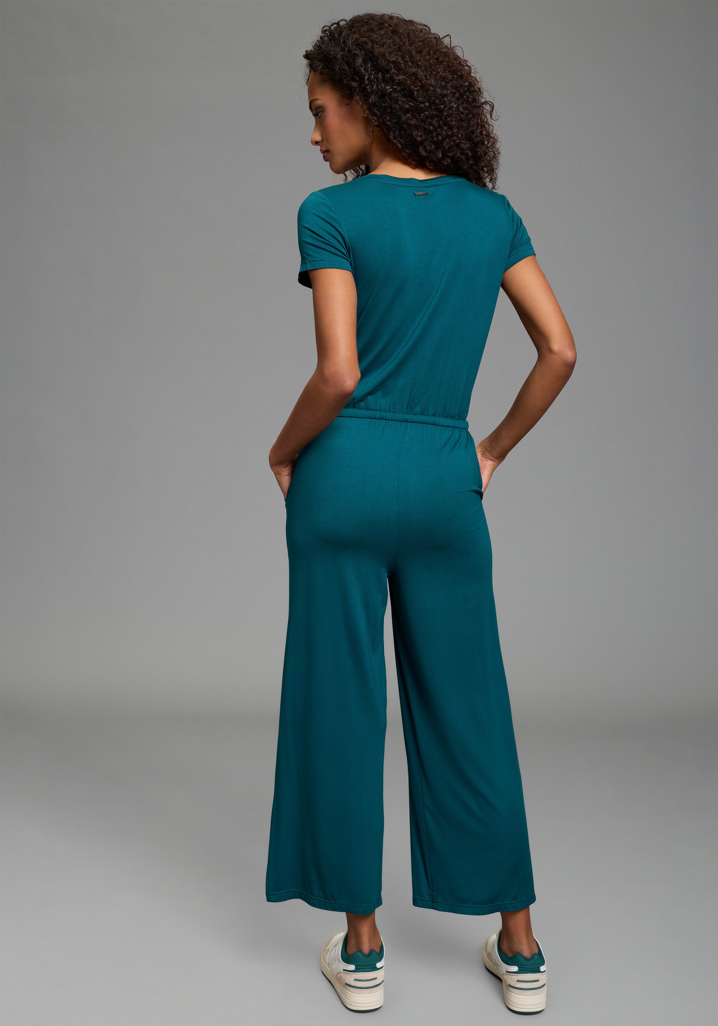 KangaROOS Culotte-Overall wadenlanger Overall, figurumspielende Passform, Kurzarm-Design