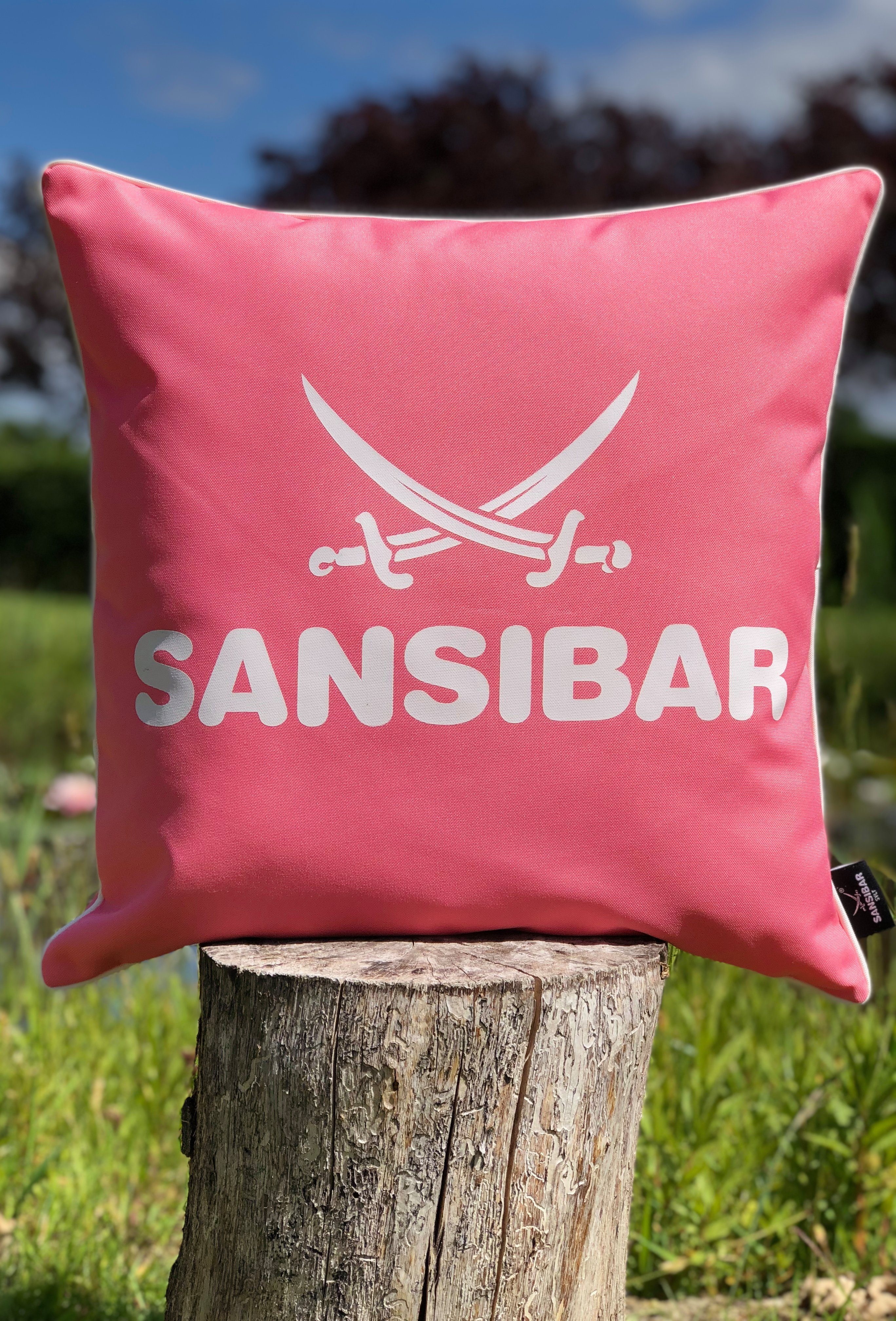 Sansibar Sylt Dekokissen Outdoor Kissen Sansibar (1 Stück), Logodruck, 45x45 cm, Kissenfüllung, Outdoor geeignet, wasser- und schmutzabweisend pink/offwhite