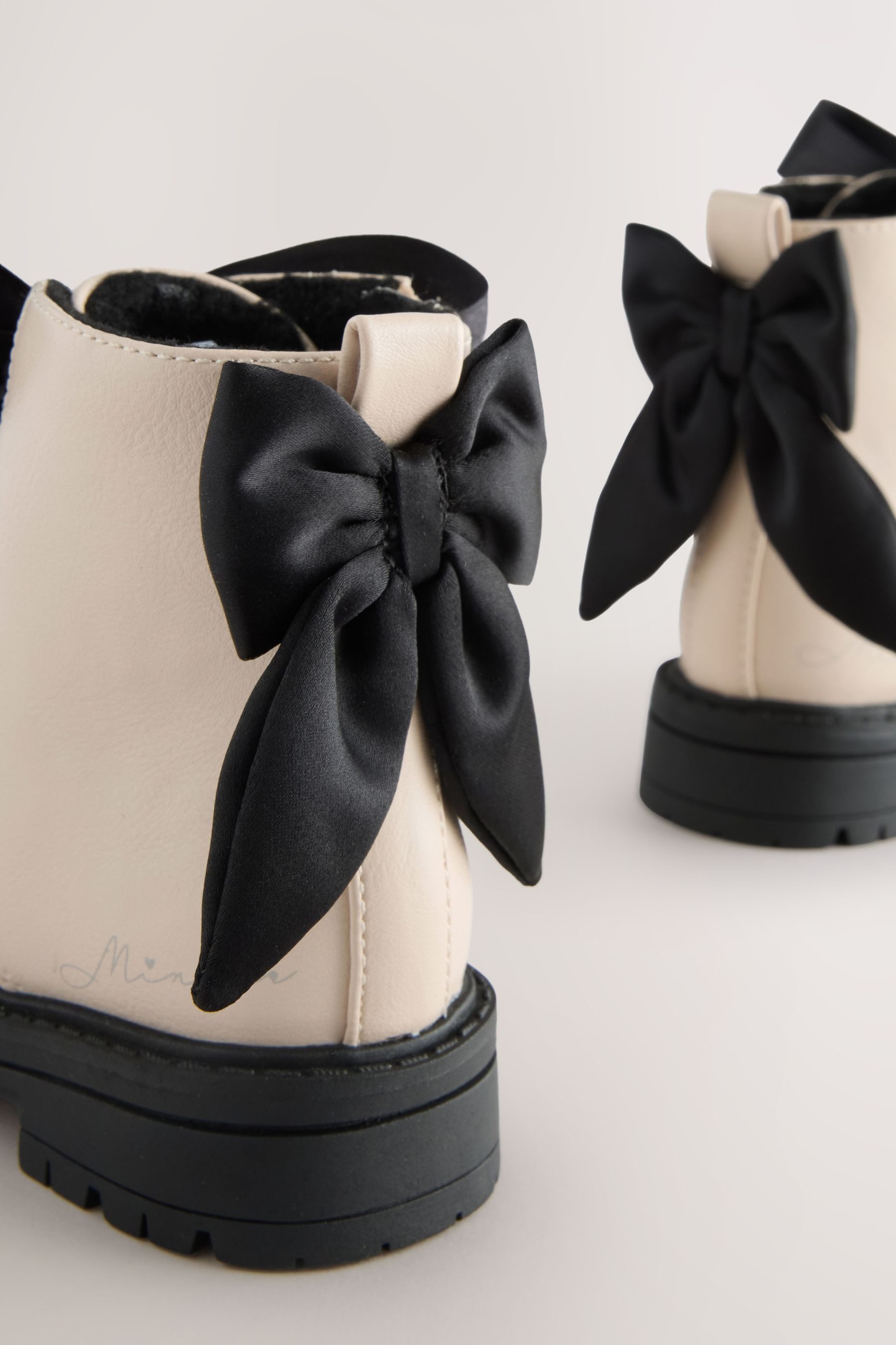 Next Minnie Mouse Geschnürte Stiefeletten mit günstig online kaufen