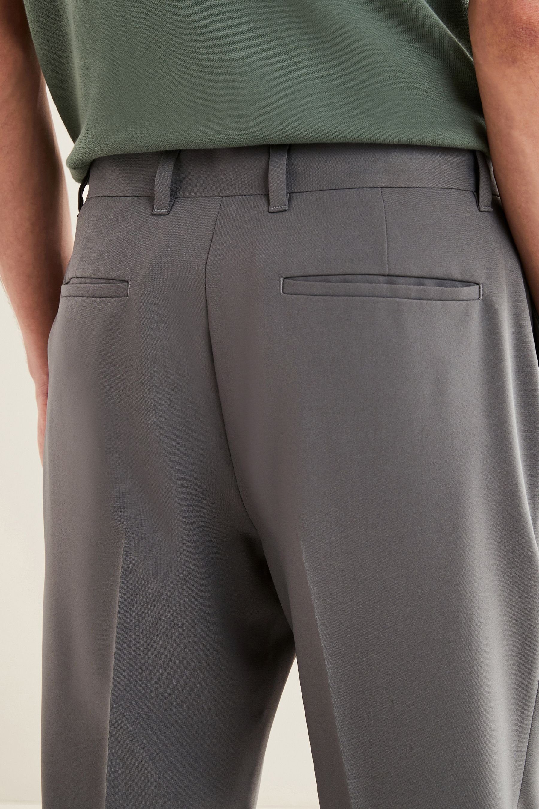 Bundfalten Bein Grey Anzughose ohne Next weites Stoffhose - (1-tlg)