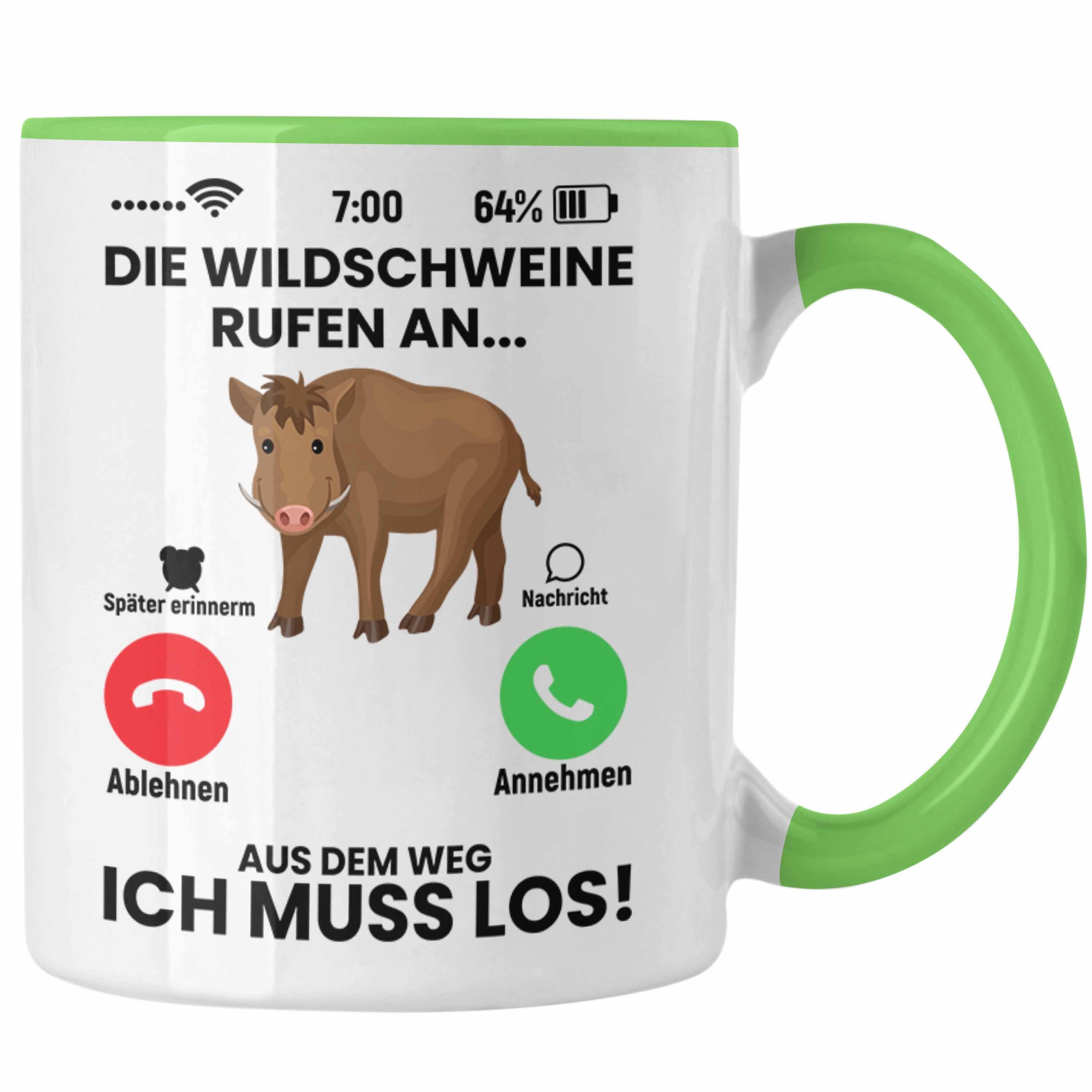 Trendation Tasse Trendation - Die Wildschweine Rufen An Tasse Geschenk für Jäger Lustiger Spruch als Geschenkidee zum Jagen Grün