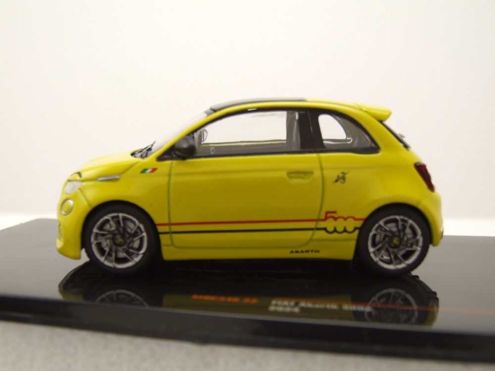 ixo Models Modellauto Fiat 500e Abarth 2024 gelb, Maßstab 1:43