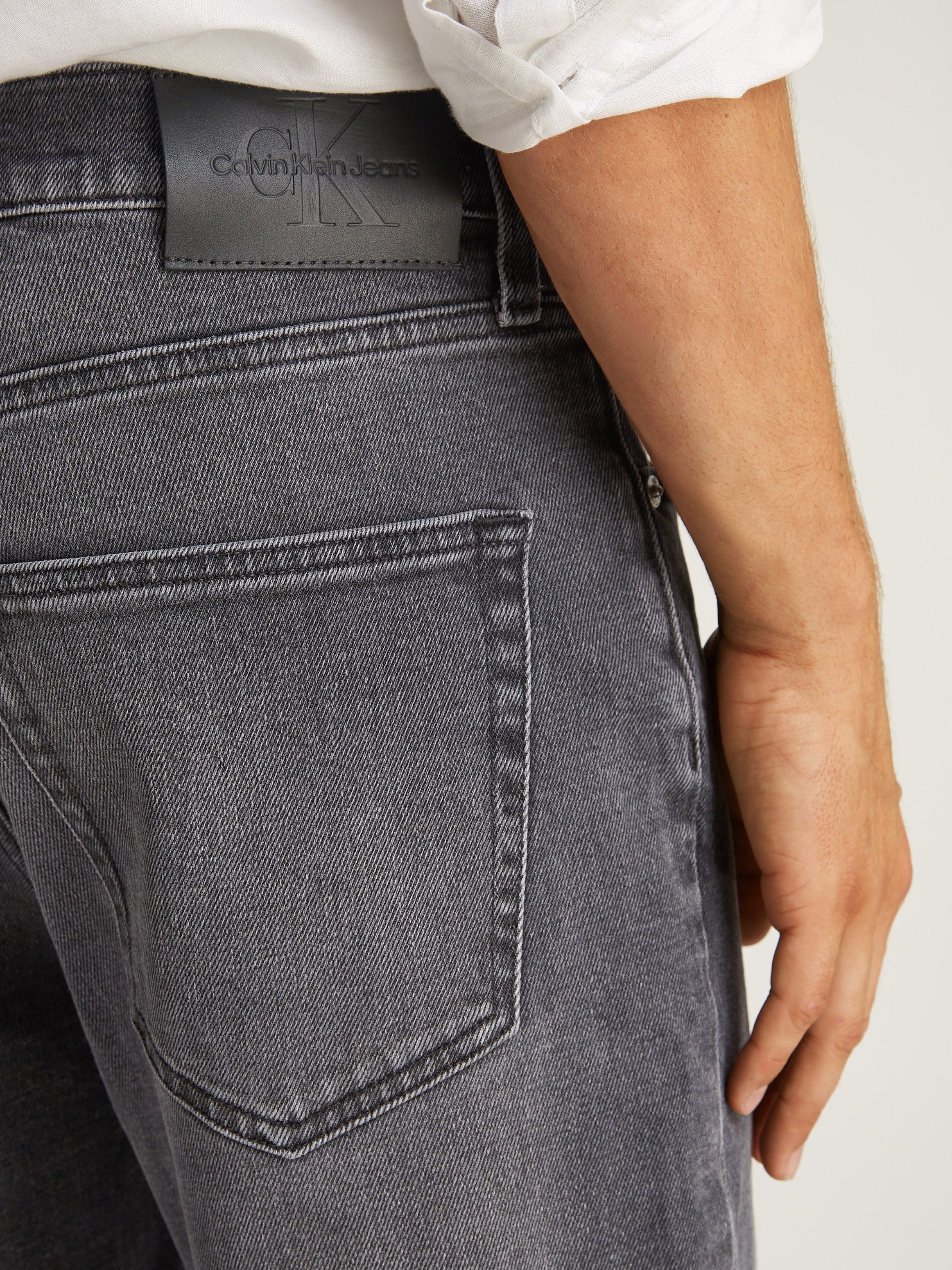 Calvin Klein Jeans Tapered-fit-Jeans Dad Jeans im Retro-Look günstig online kaufen