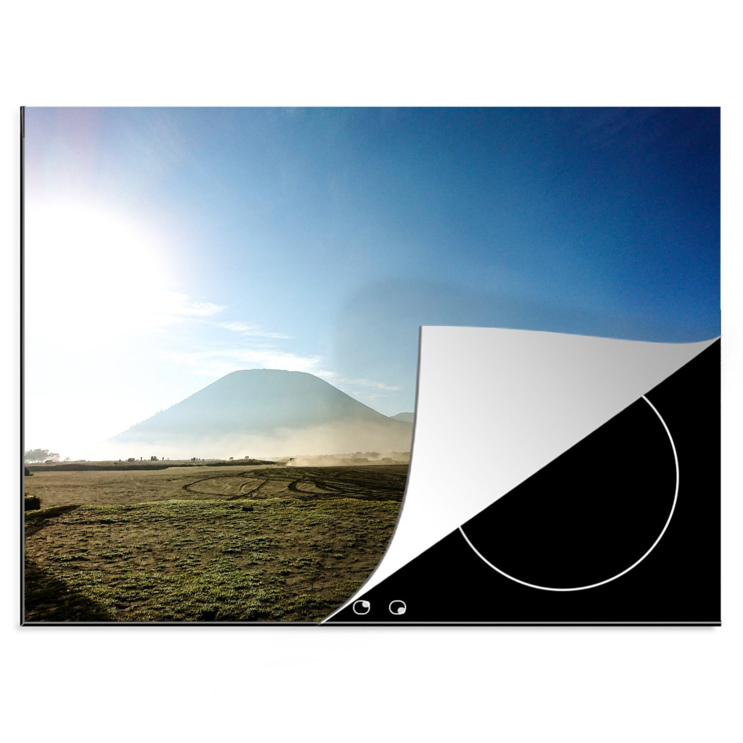 MuchoWow Herdblende-/Abdeckplatte Sonnenlicht auf dem Gipfel des Mount Bromo in Bromo Tengger Semeru in, Vinyl, (1 tlg), 70x52 cm, Mobile Arbeitsfläche nutzbar, Ceranfeldabdeckung