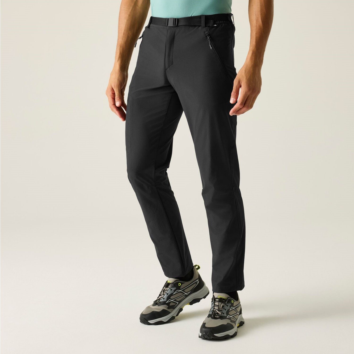 Regatta Outdoorhose Outdoorhose Xert Stretch mit Gürtel in Kurzgröße (0-tlg)