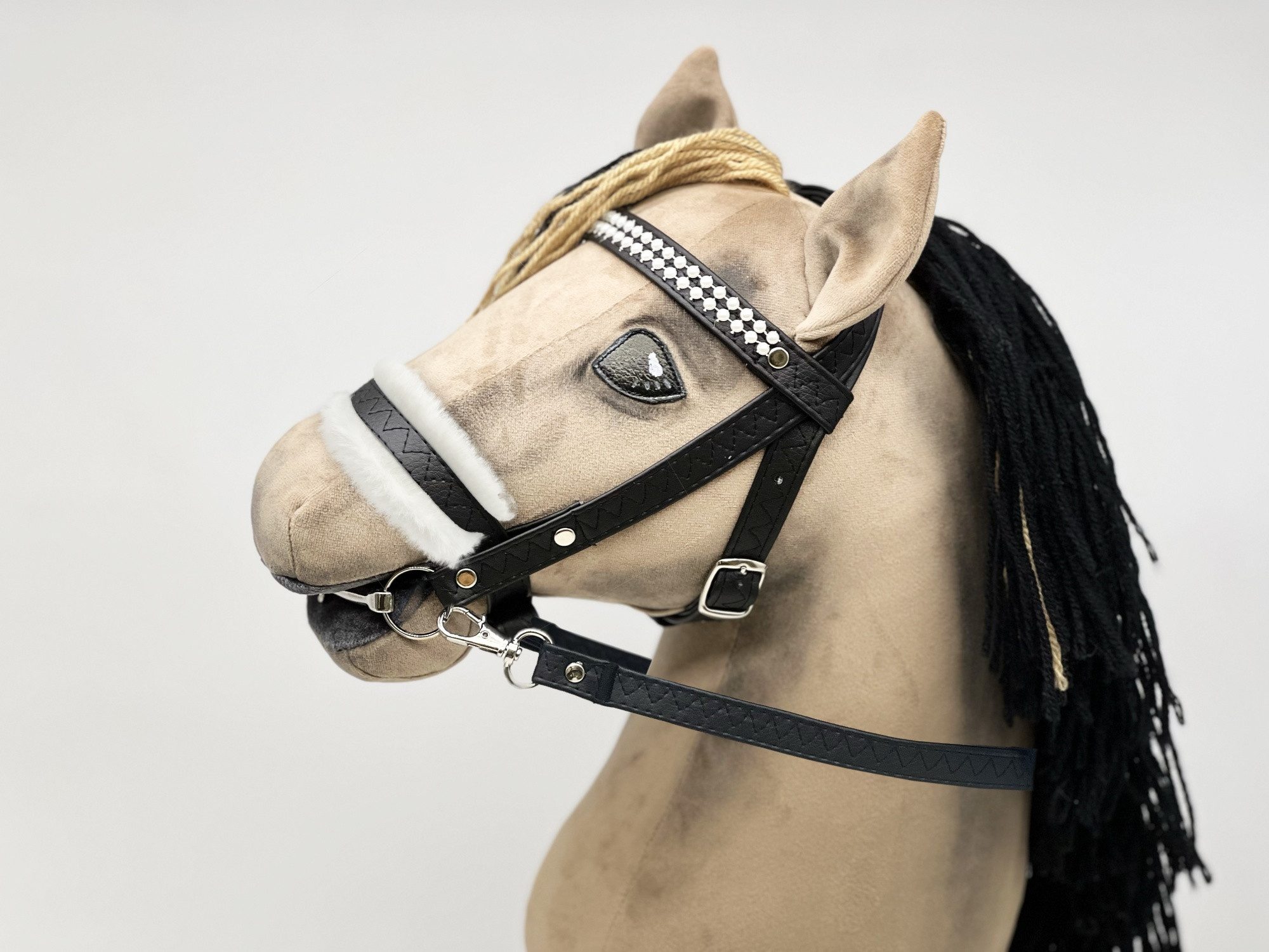 Reithalfter Hophorse Trense mit Nasenriemen (Fell) und Zügel