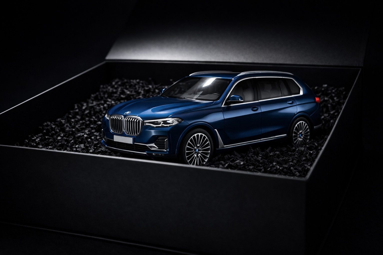 BMW Modellauto Exklusive Geschenkbox BMW Miniatur X7 1:18 Auto Modellauto, (1-tlg)