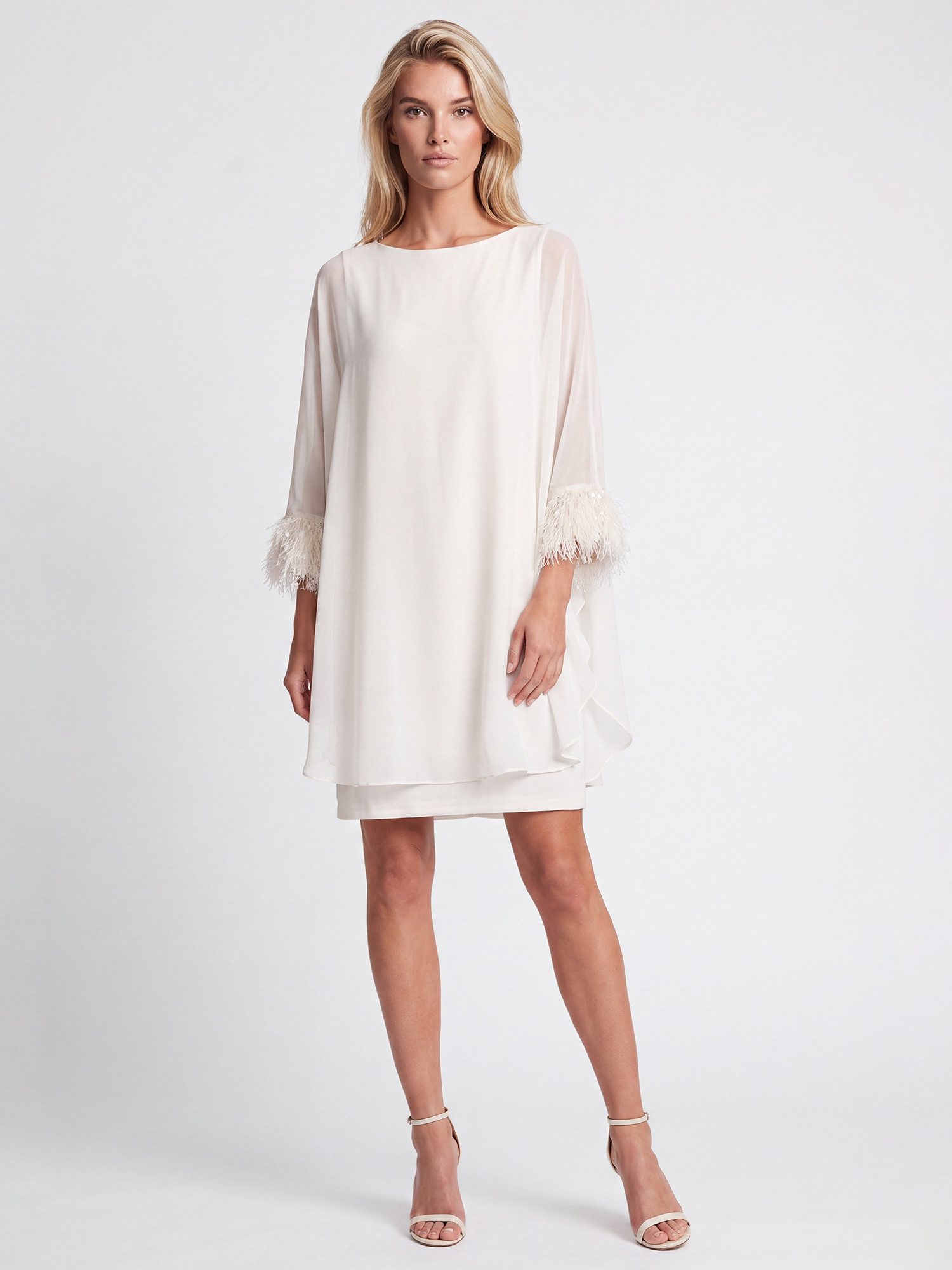 Apart Jerseykleid mit asymmetrischem Chiffon-Cape und Fransen