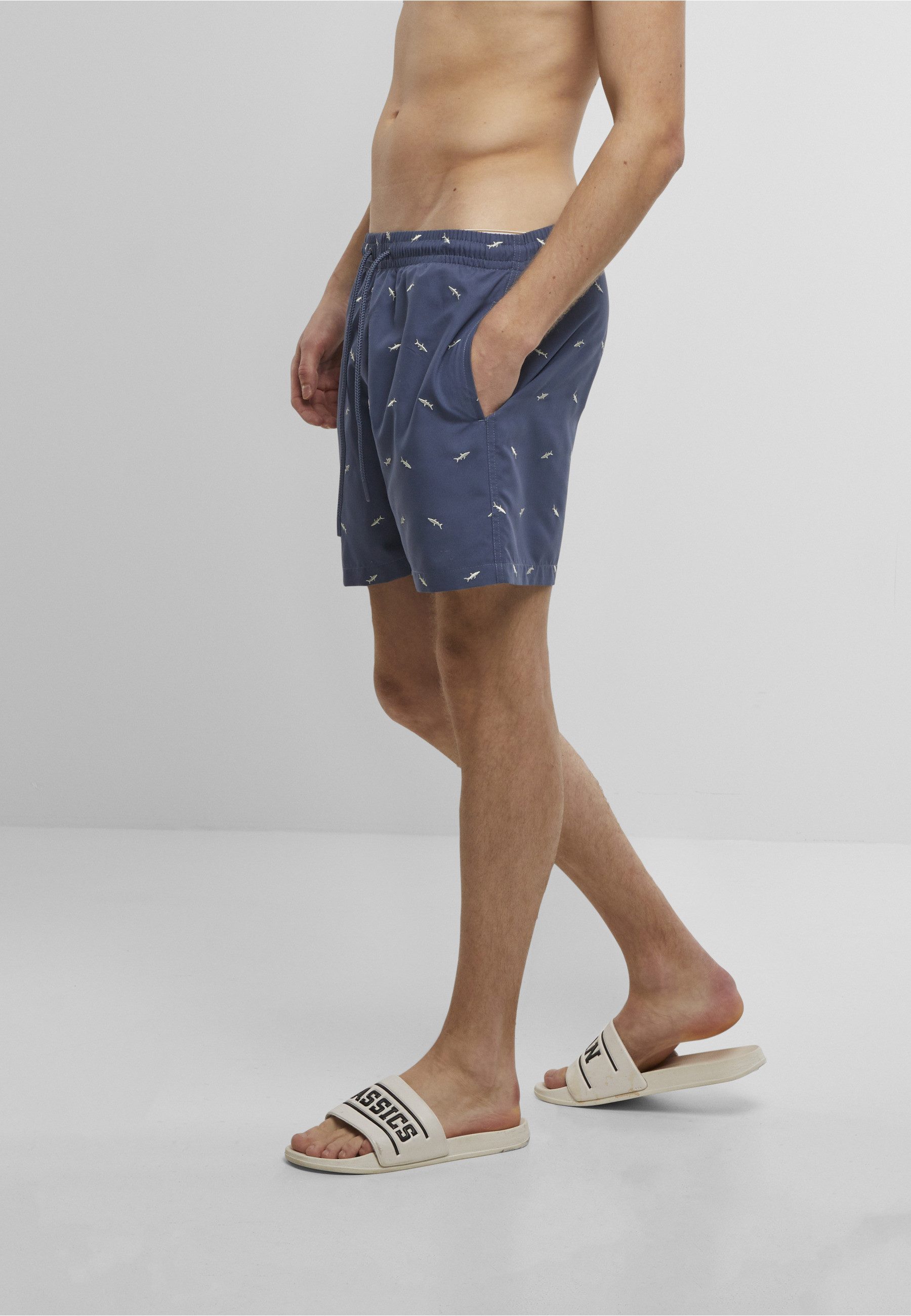 URBAN CLASSICS Badeshorts Urban Classics Herren Embroidery Swim Shorts – Bild 4 von 5
