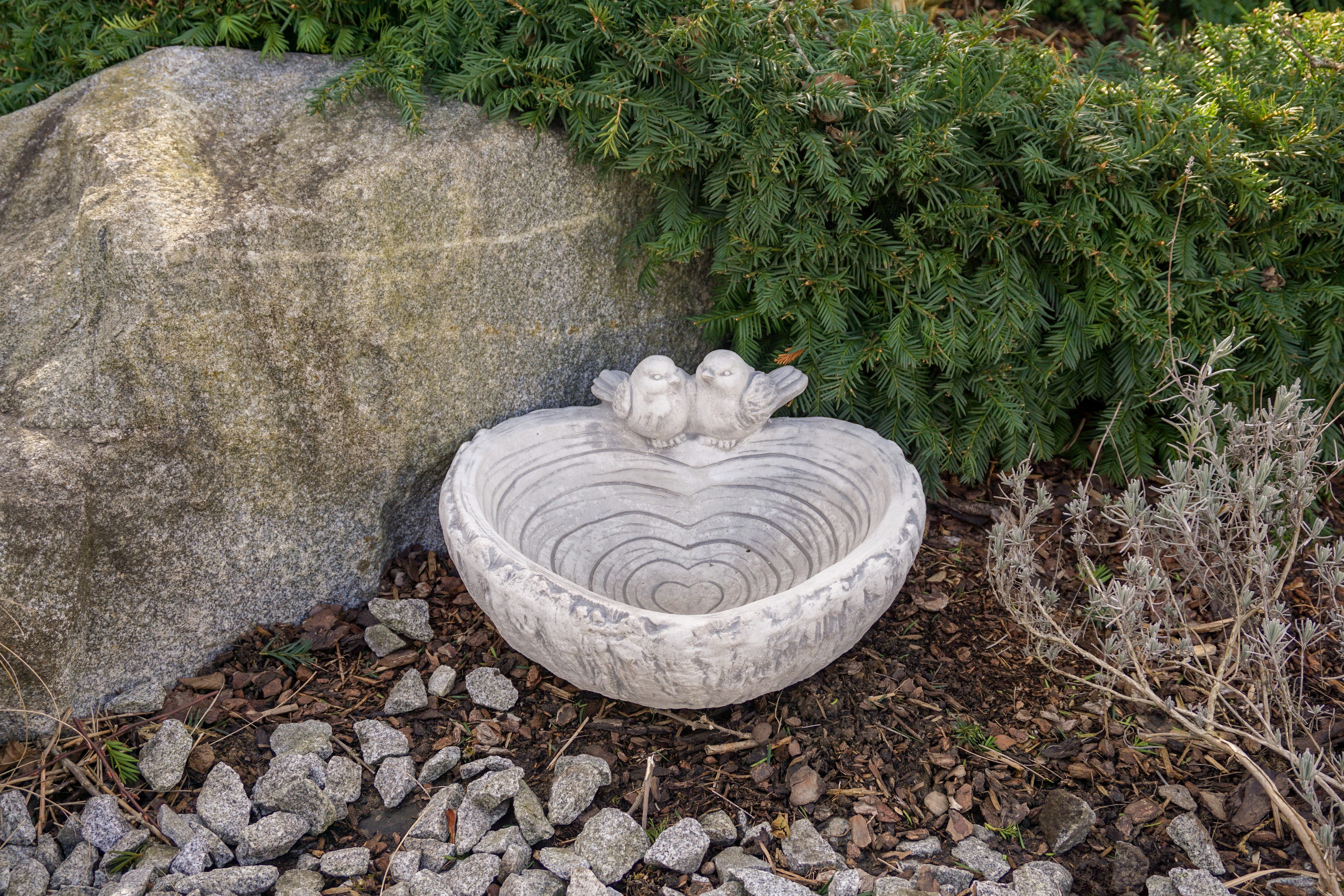 gartendekoparadies.de Gartenfigur Herz Vogeltränke mit Vögeln Steinfigur 20 cm Steinguss 16 kg, Frostsicher