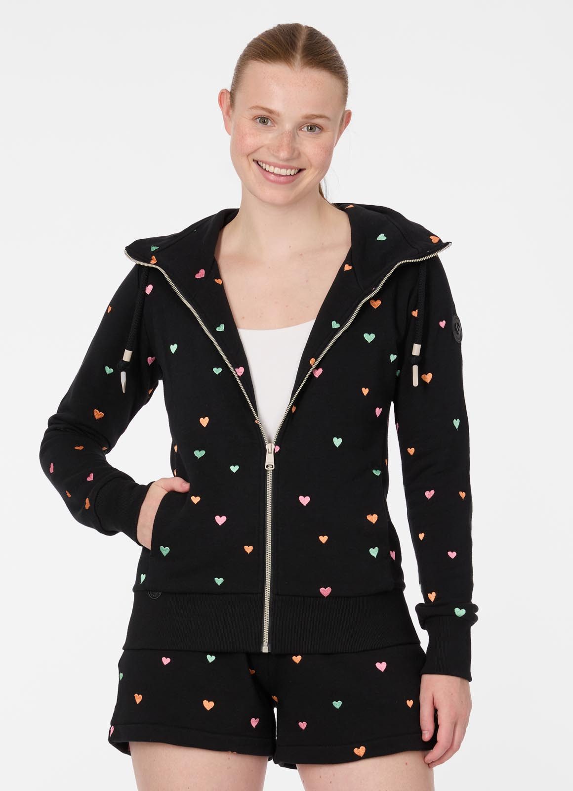 Ragwear Sweatjacke RONETTE HEARTS Baumwollmischung, innen unbrushed, leicht taillierte Form