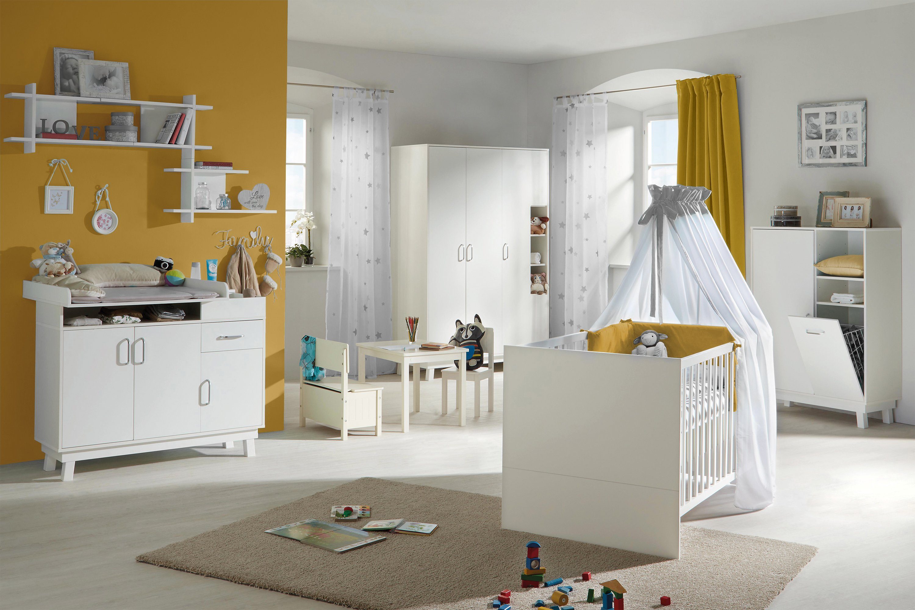 Made in Kleiderschrank), Wickelkommode, Kinderbett, 3-trg. 3-St., roba® Nordic, Kleiderschrank; (Set, weiß, Europe Wickelkommode und Kinderbett, Babyzimmer-Komplettset