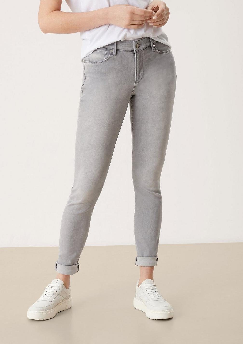 s.Oliver Skinny-fit-Jeans IZABELL Skinny Fit Jeans mit Taschen in klassischer 5-Pocket-Form