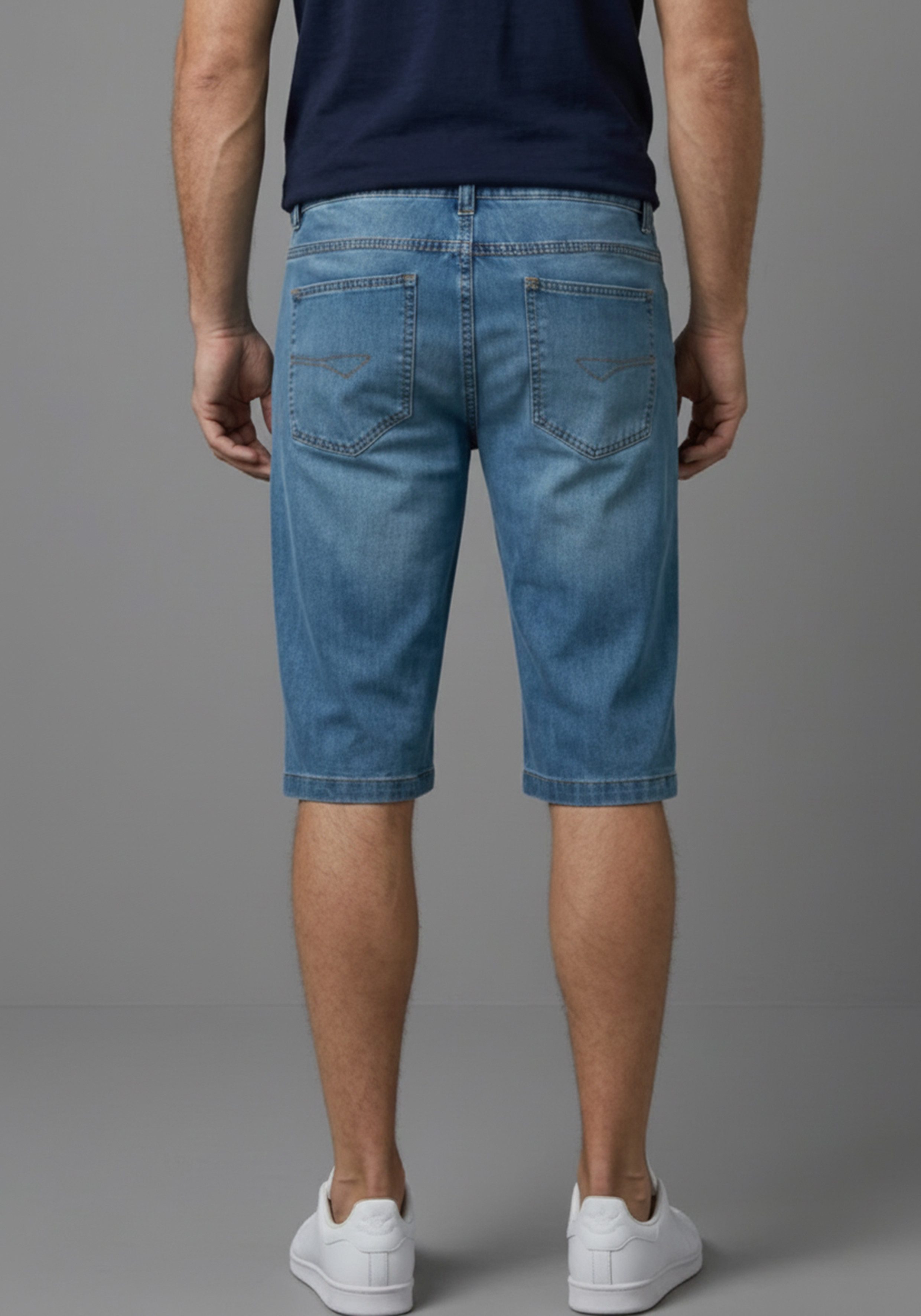 Arizona Jeansbermudas mit Abriebeffekten für einen collen Used-Look Regular Fit Passform, gerade Beinform, niedrige Leibhöhe