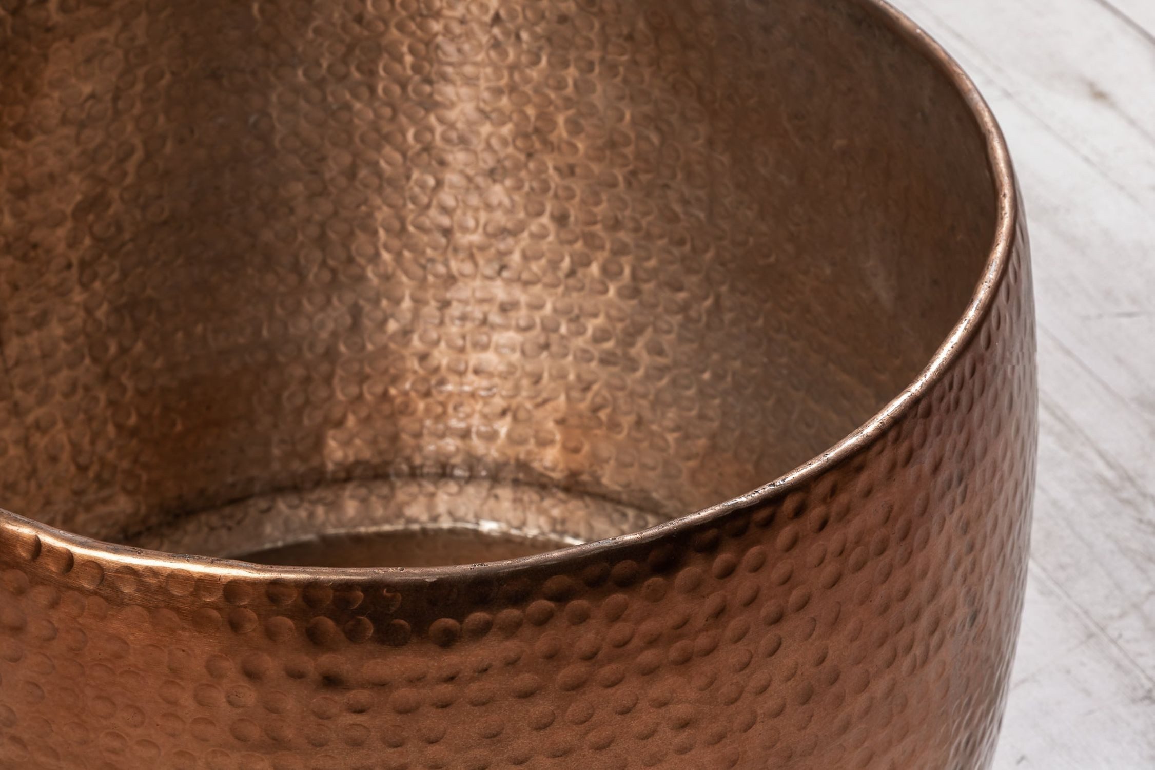 Licht-Erlebnisse Couchtisch LYRA, Handarbeit aus Metall in Kupfer 80 x 80 x 30 cm (LxBxH)