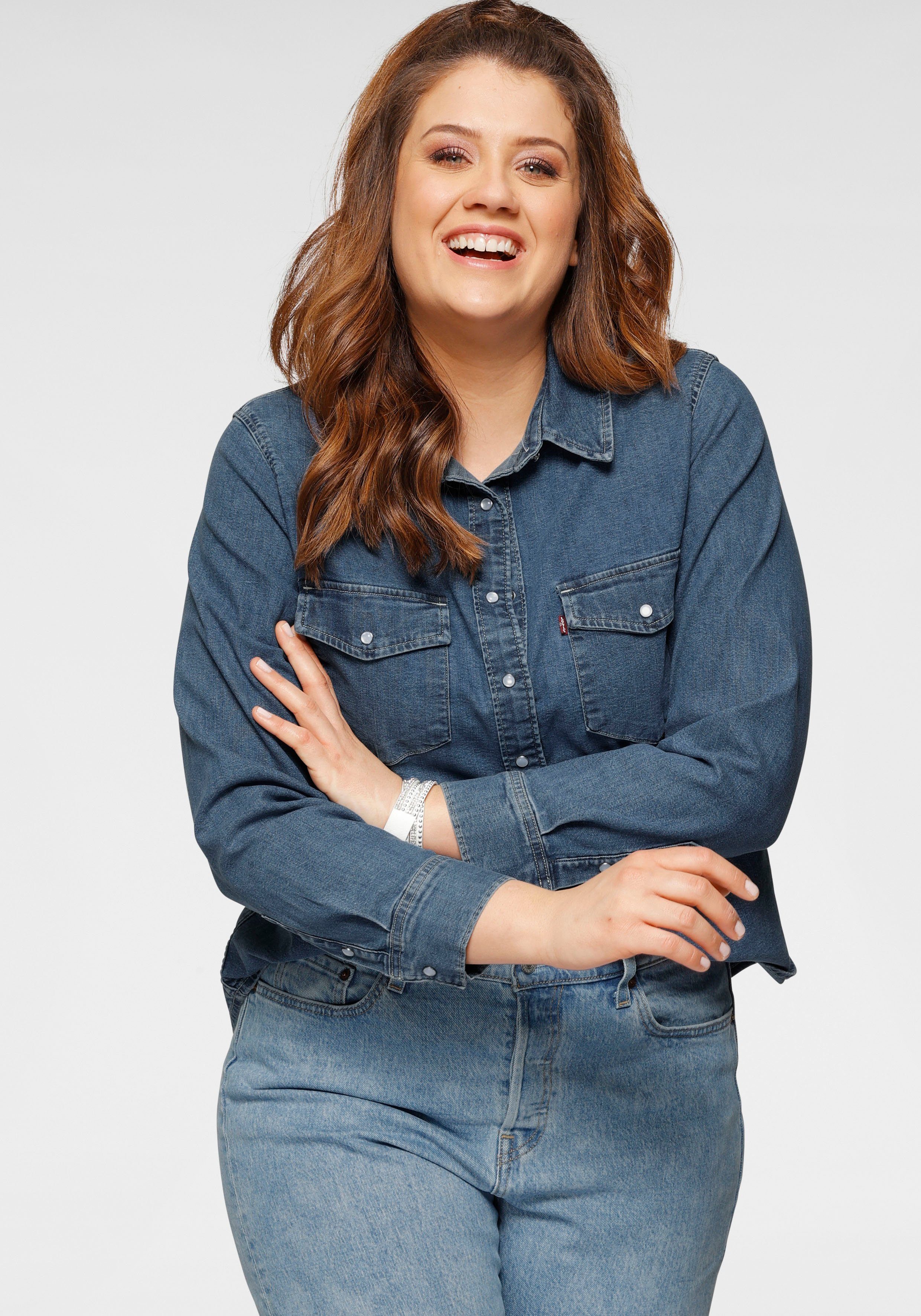 Levi's® Plus Jeansbluse ESSENTIAL WESTERN mit zwei Brusttaschen und Druckknöpfen