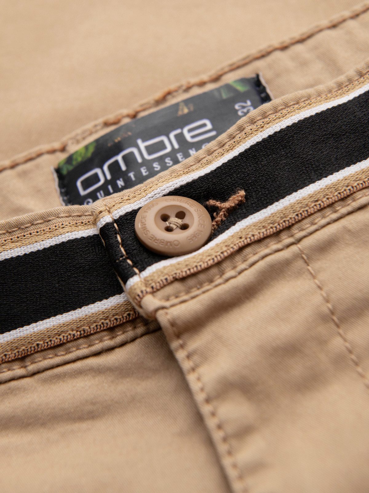 OMBRE Chinohose Chinohose mit Gürtelähnliche dekorative Paspel.