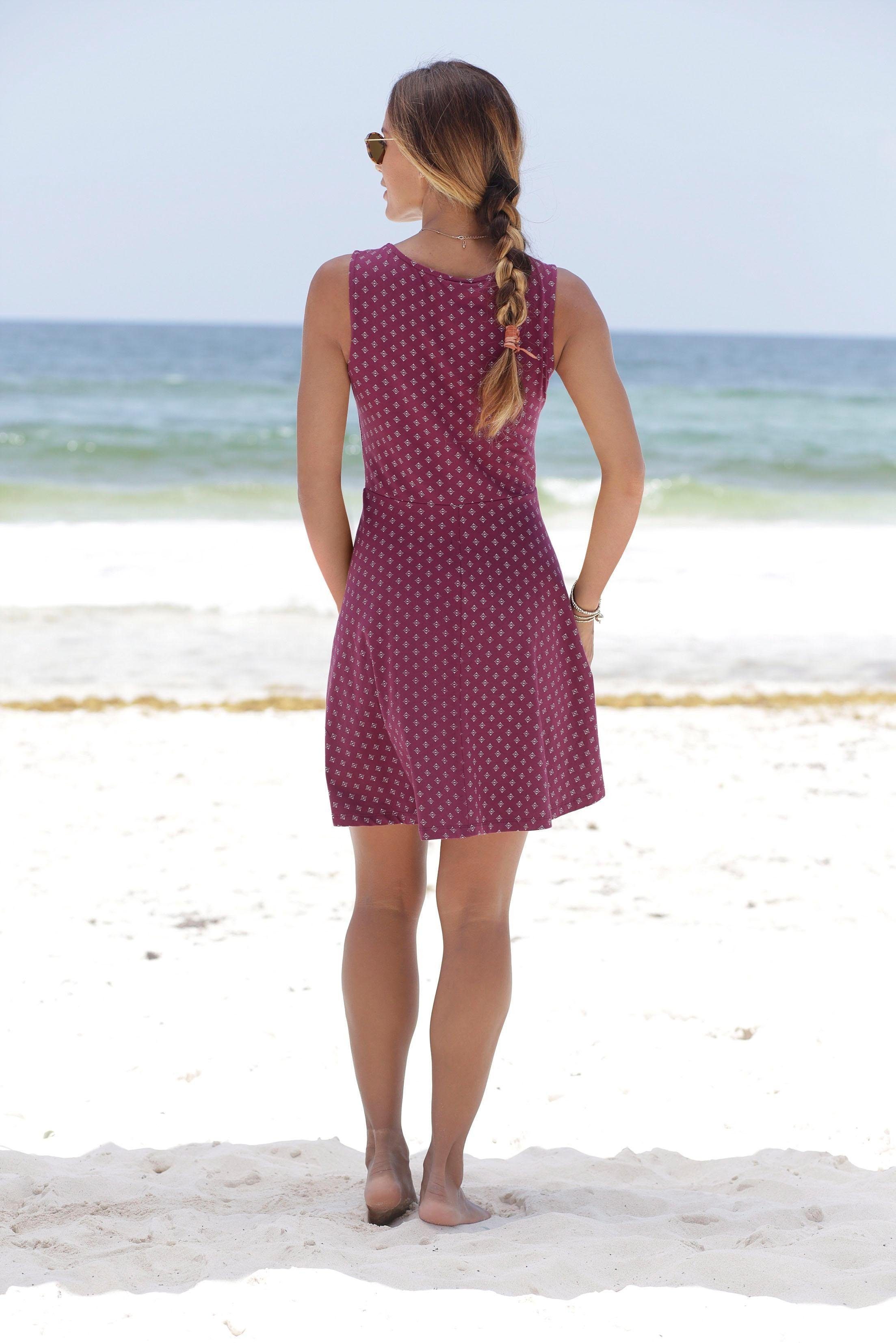 Beachtime by Lascana Jerseykleid mit dezenten Alloverdruck, Sommerkleid aus elastischer Baumwolle Strandkleid, Druckkleid mit ausgestelltem Rockteil, Minikleid