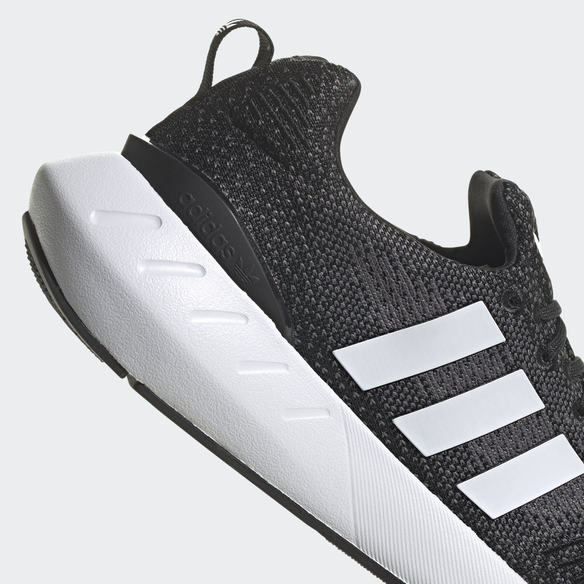 Five RUN / Cloud Core Sportswear / 22 Sneaker Grey White SWIFT Black SCHUH adidas