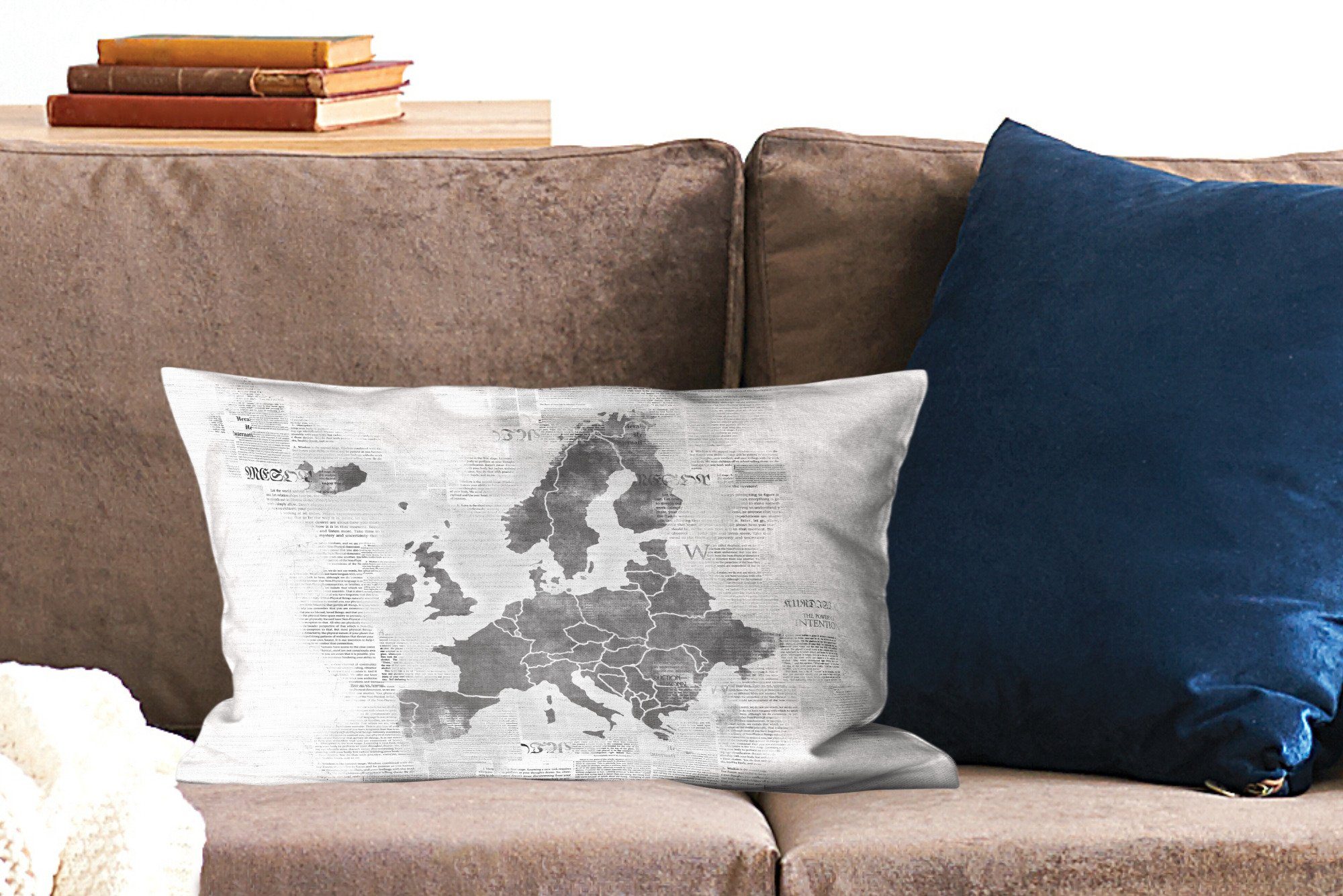 MuchoWow Dekokissen Europakarte schwarz Zierkissen, und auf weiß, Zeitungspapier - Dekokissen Füllung, mit Schlafzimmer Dekoration, Wohzimmer
