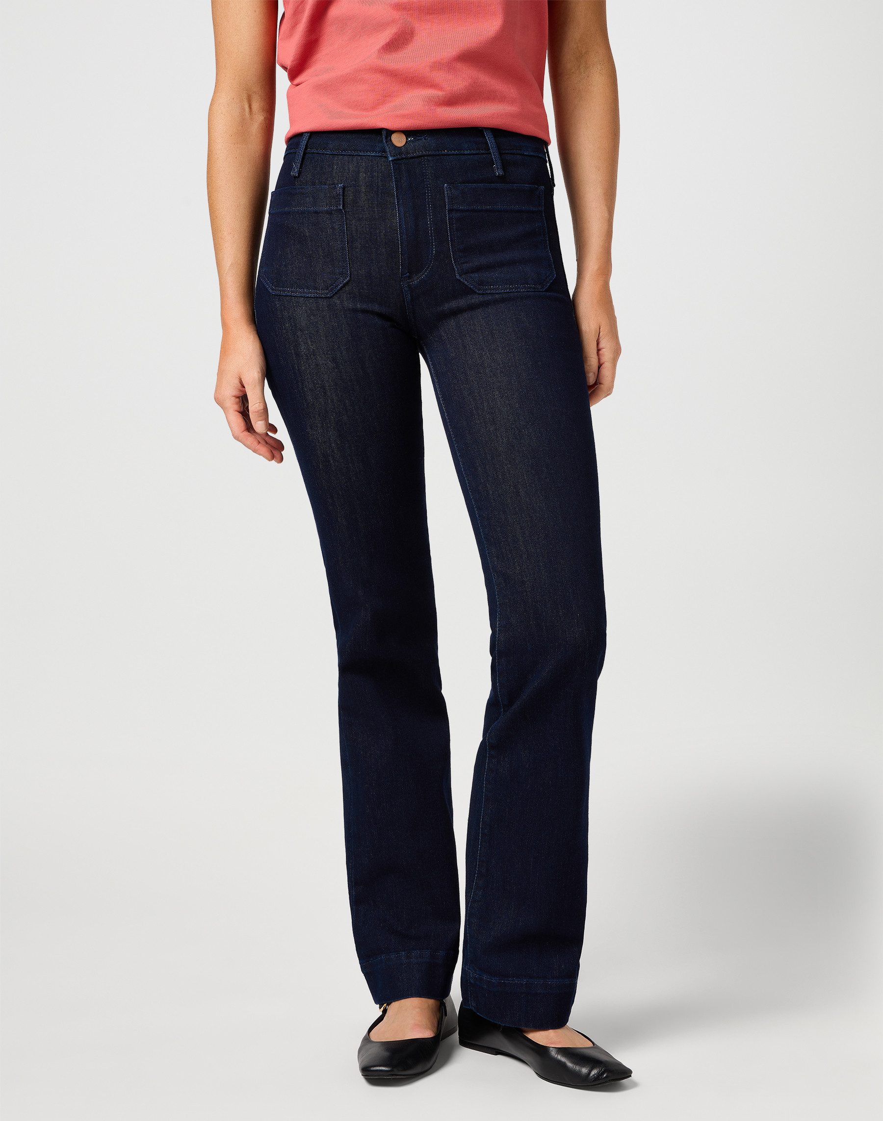 Wrangler Bootcut-Jeans Flare im Retro-Design mit ausgestelltem Bein