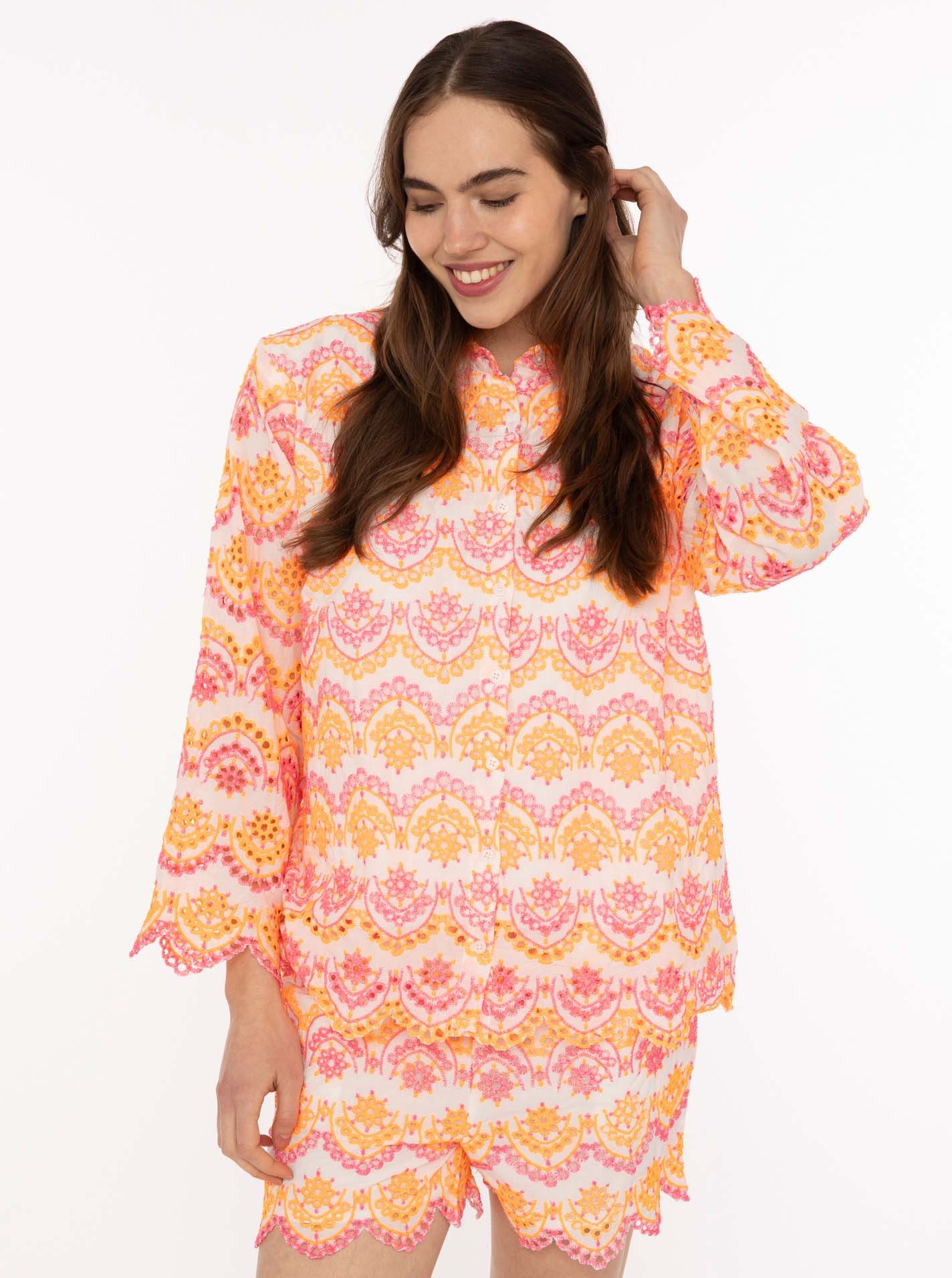 Zwillingsherz Kurzarmbluse "Lochstickerei" langarm, mit Kragen, Lochspitze, Knopfleiste