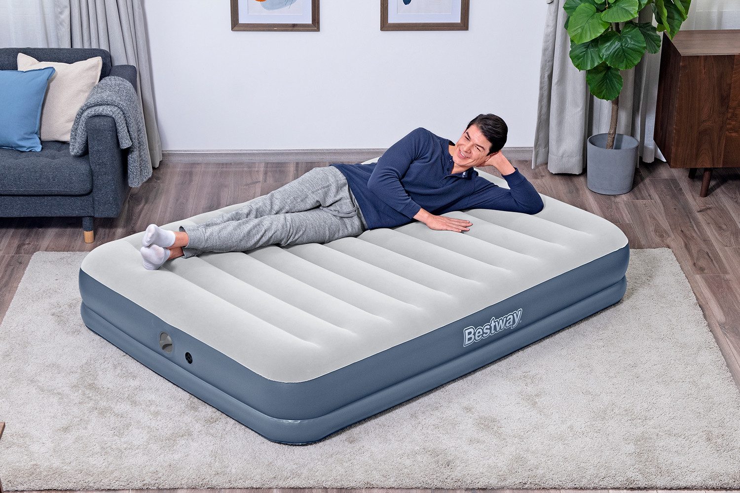 Bestway Luftbett TriTech® 203 x 152 x 36 cm, (Packung, 1-tlg., Inkl. mobile, akkubetriebene Elektropumpe), Für den Innen- und Außengebrauch