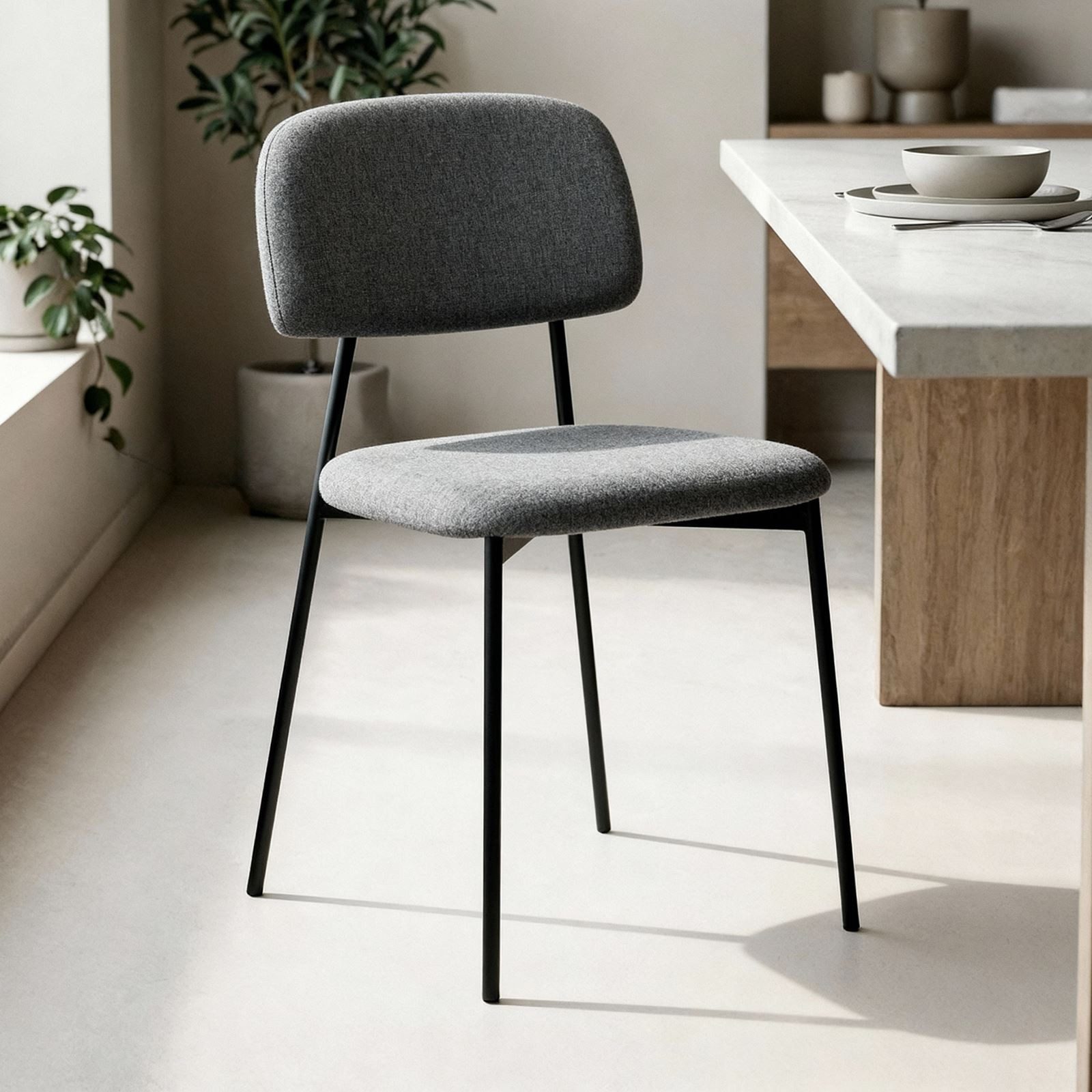 IDIMEX Esszimmerstuhl TOLEDO (4 St), Polsterstühle 4er Set mit Rückenlehne und Metallgestell Hellgrau