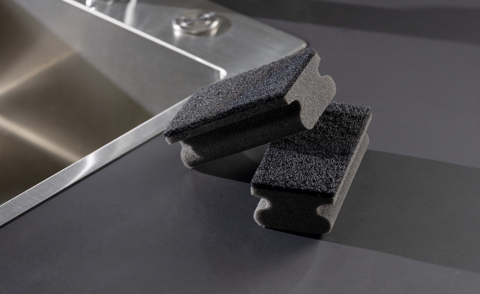 WENKO Reinigungsschwamm Modell Ben, 8er Set, 2-Phasen Schwamm, grobe & weiche Seite, mit extra großer Oberfläche