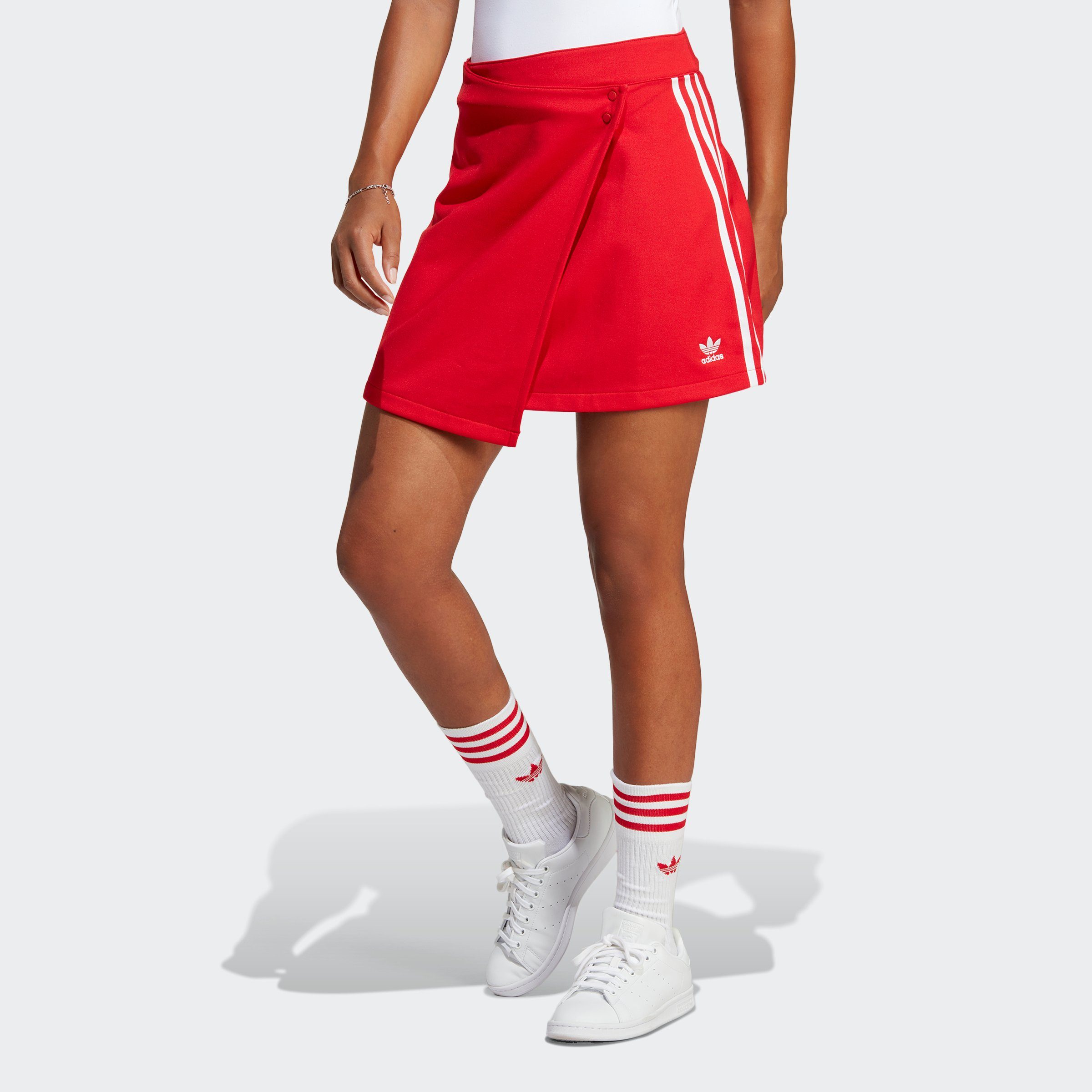 adidas Originals Sweatrock ADICOLOR CLASSICS 3STREIFEN SHORT WRAPPING ROCK Better Scarlet | 