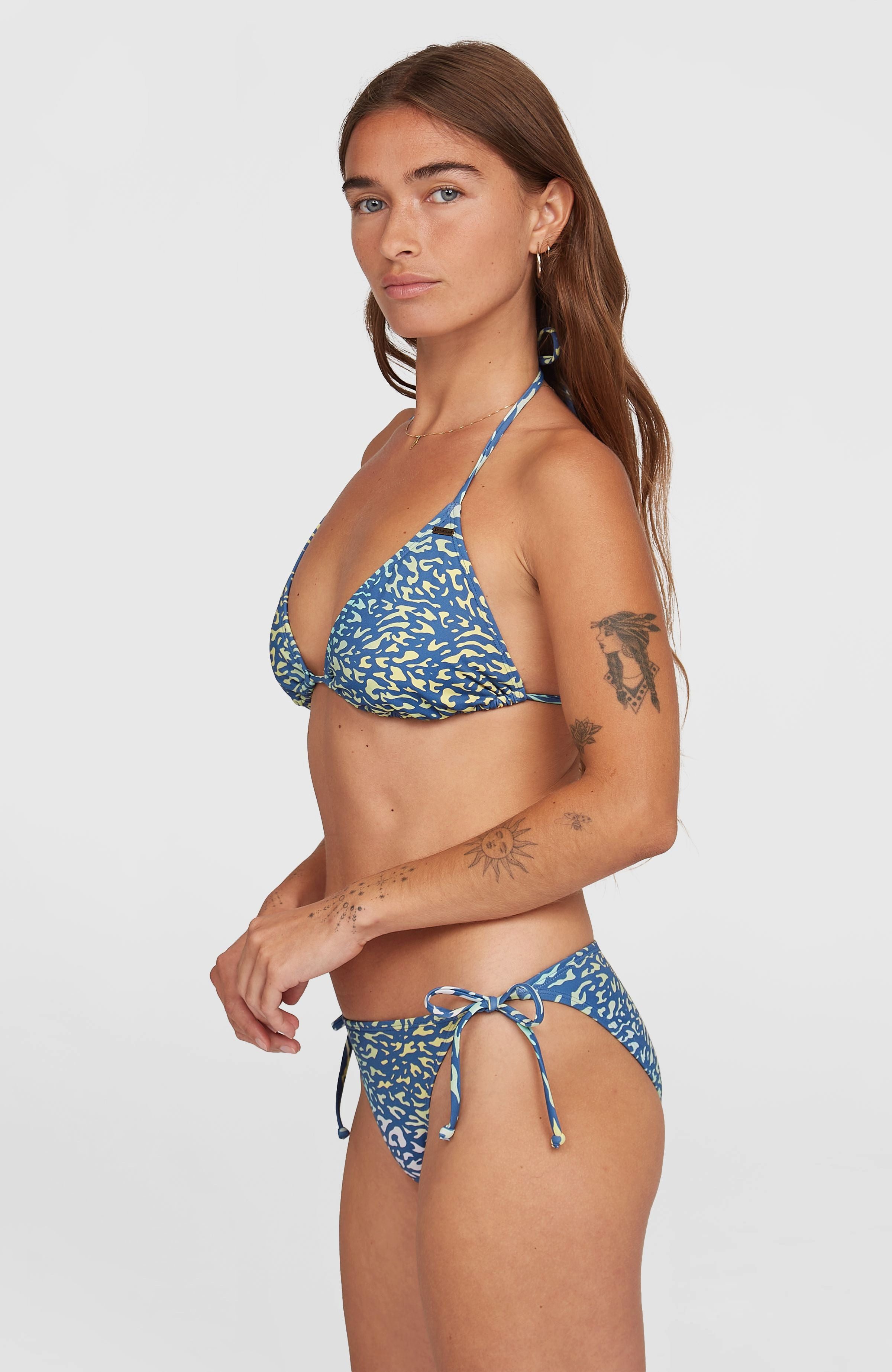 O'Neill Triangel-Bikini ESSENTIALS CAPRI BONDEY BIKINI SET mit herausnehmbaren Pads, mittelhoch geschnittenes Höschen