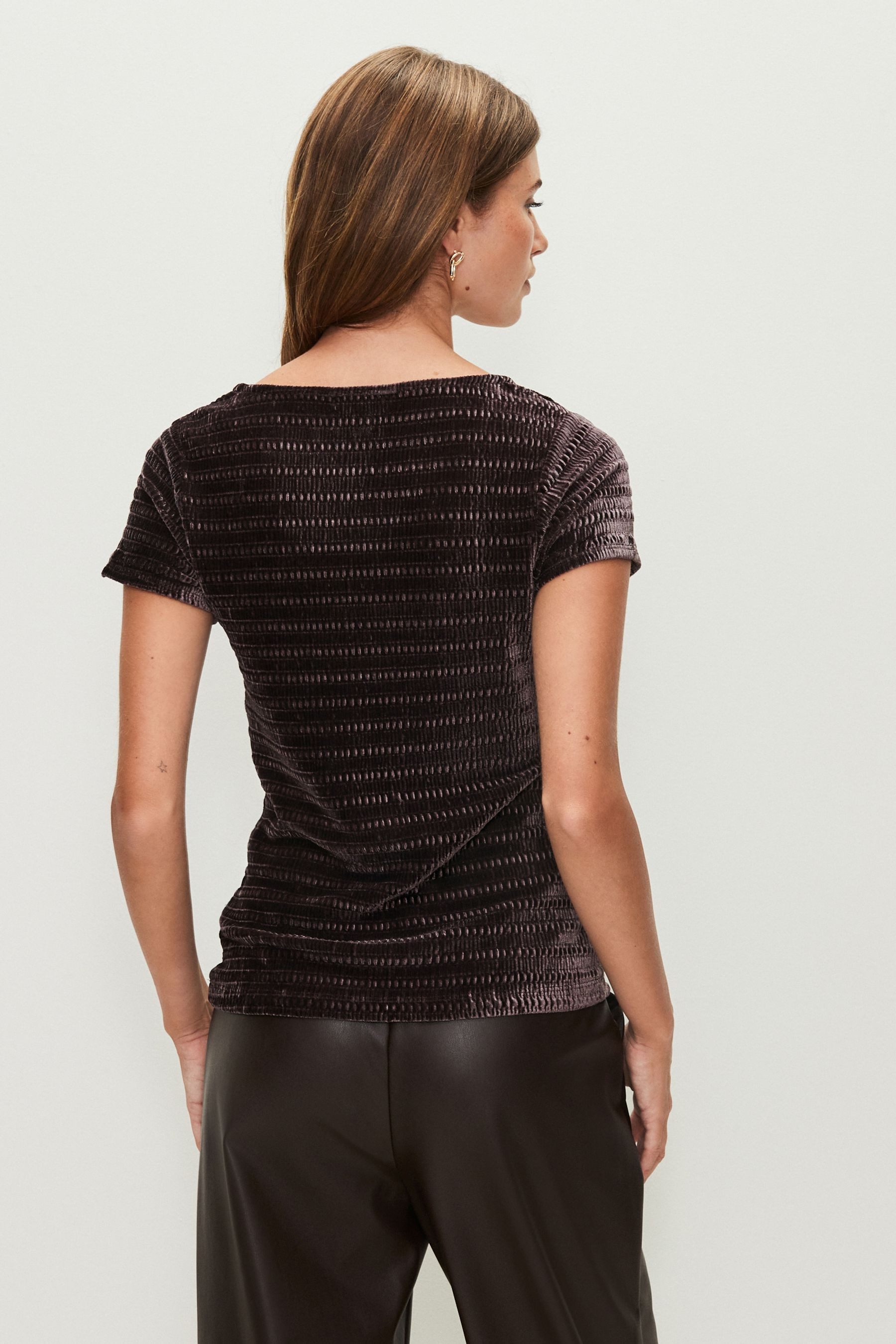 Next T-Shirt Kurzärmeliges, gerafftes Samtoberteil (1-tlg) günstig online kaufen