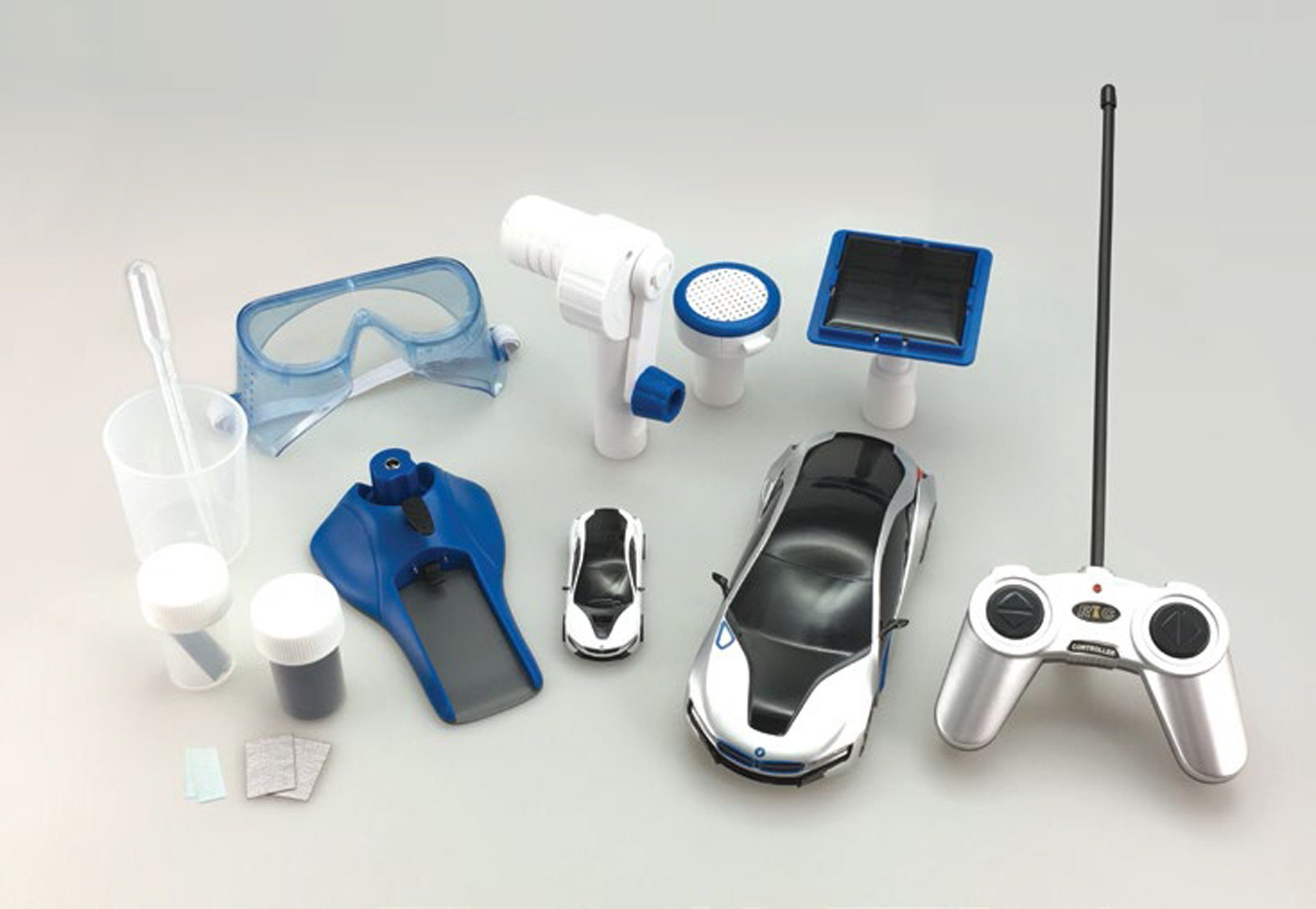 Edu-Toys Green Energy Experiment Kit BMW i RC Car Test Vehicle Dynamo Solar Hydropower (complete experiment set, 18 pieces, What is renewable energy? How does a BMW i8 work?), licensed product of the BMW Group