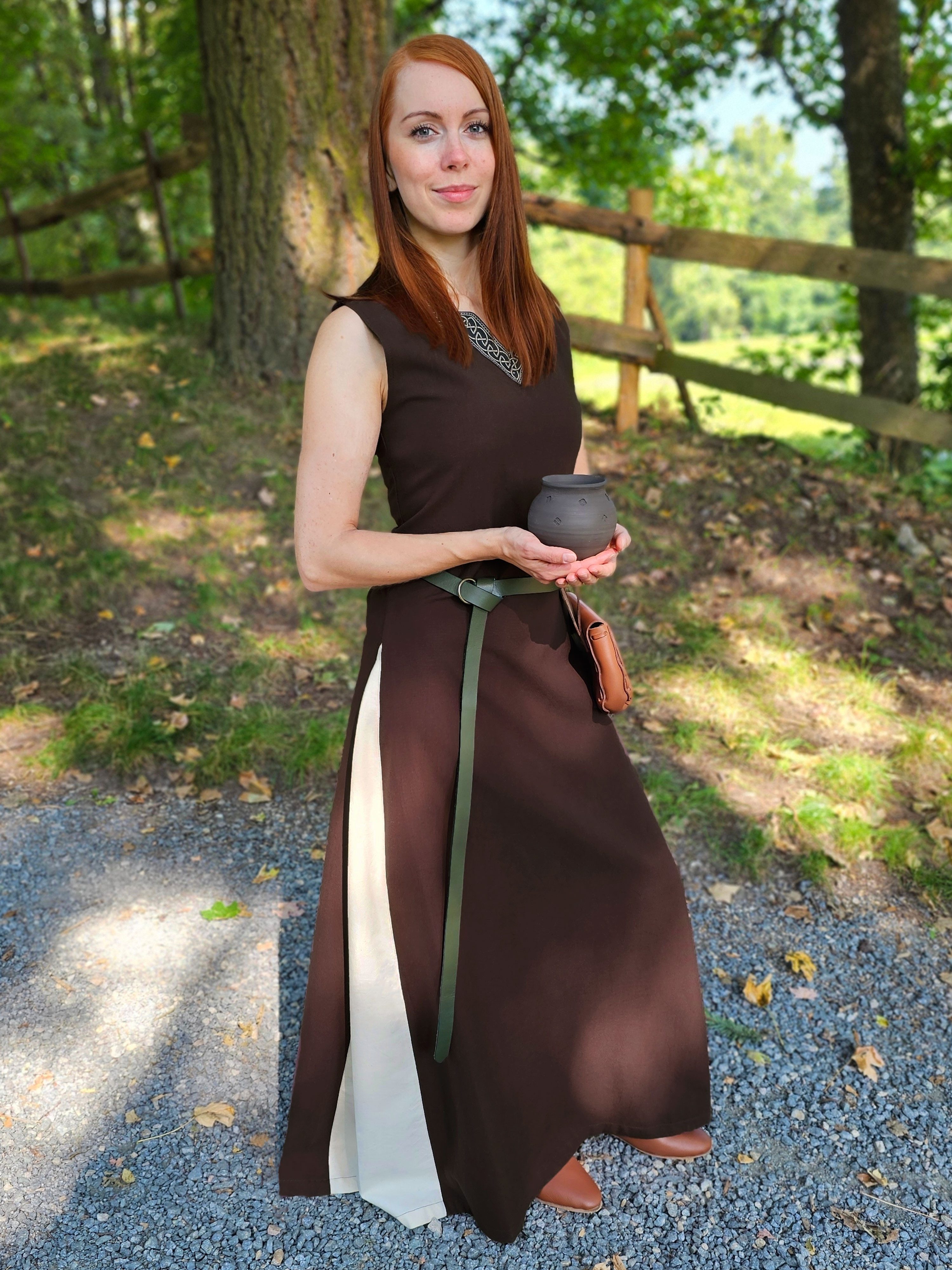 Vehi Mercatus Burgfräulein-Kostüm Mittelalter Kleid mit Schnürung ärmellos Braun / Natur "Juta"