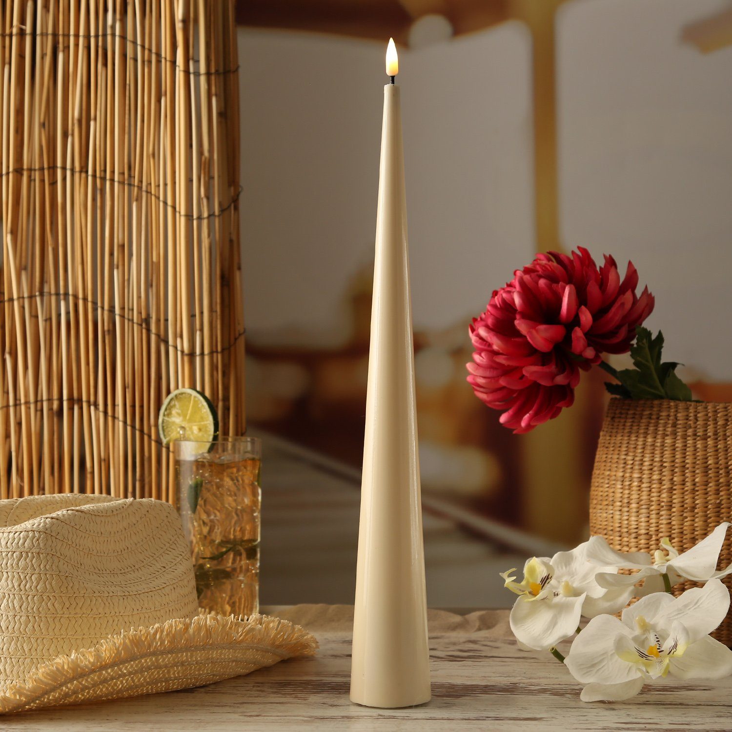 Deluxe Homeart LED-Kerze LED Kegelkerze Lea Deluxe Lack Kegelform flackernd H: 38cm creme (1-tlg)