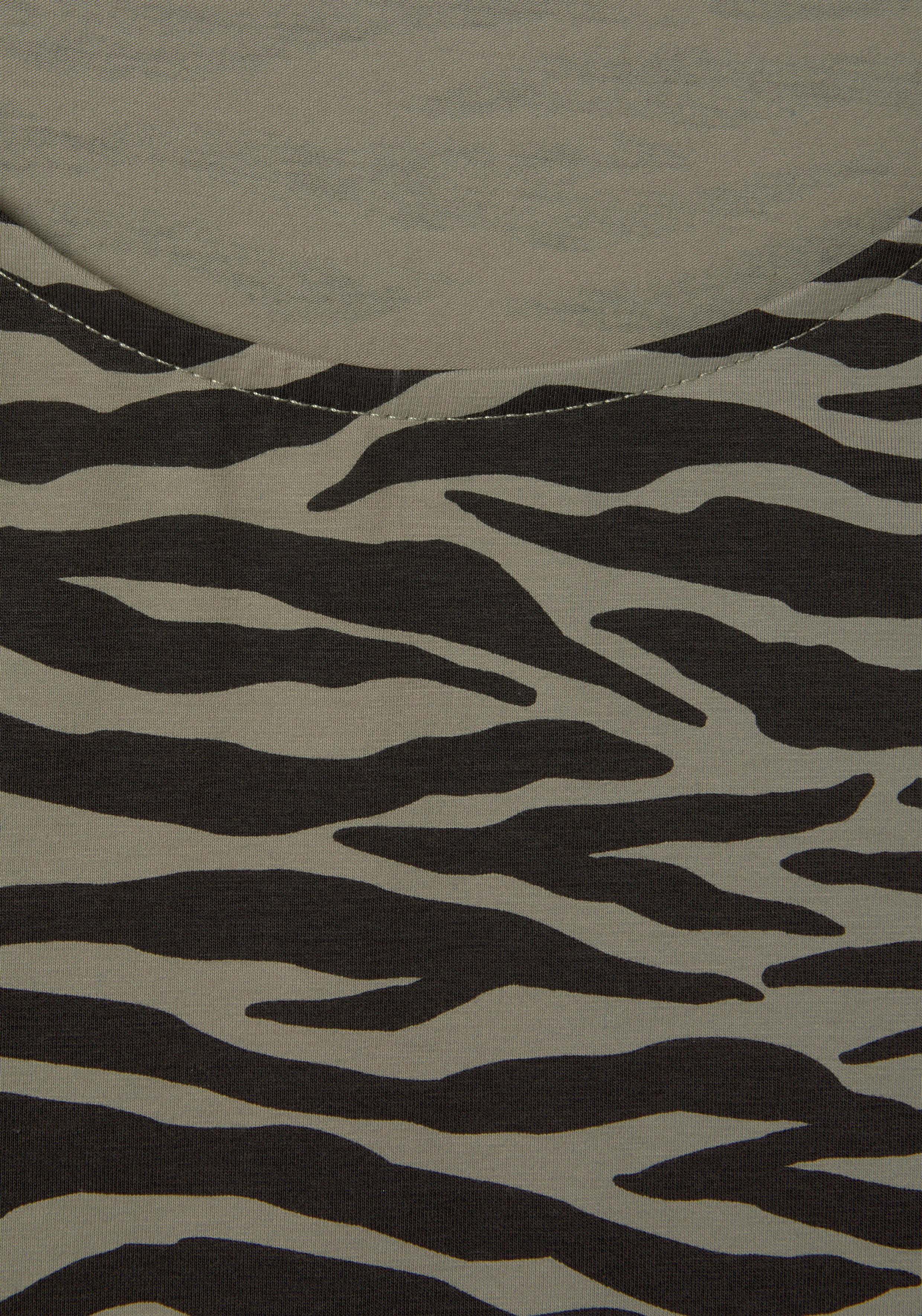 LASCANA 3/4-Arm-Shirt mit modischem Animal-Print aus weicher Baumwoll-Qualität