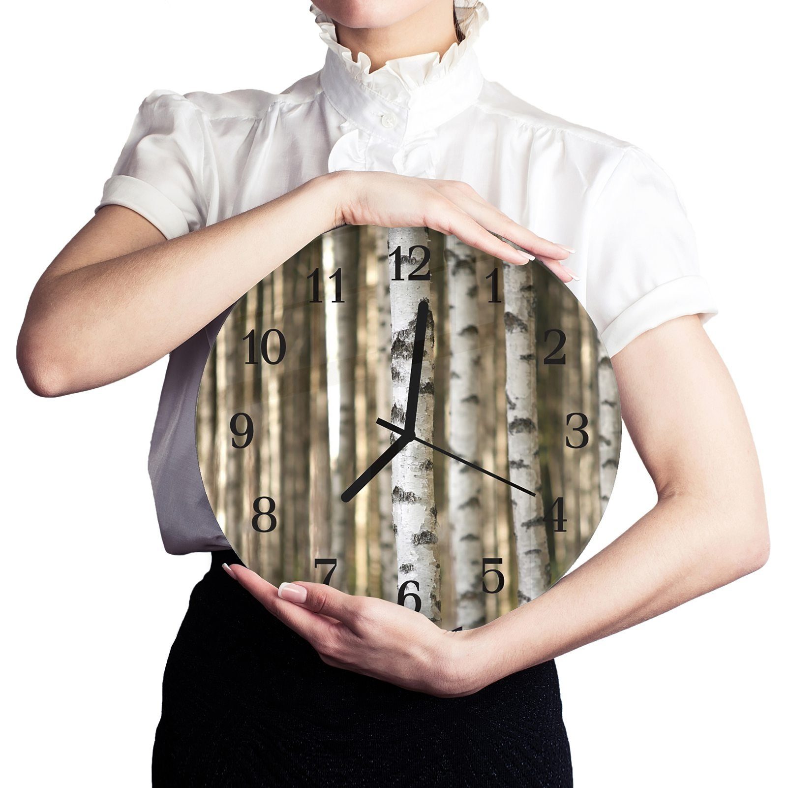 Primedeco Wanduhr Wanduhr aus im mit 30 Quarzuhrwerk Wald mit und Motiv - cm Stämme Glas Durchmesser Rund