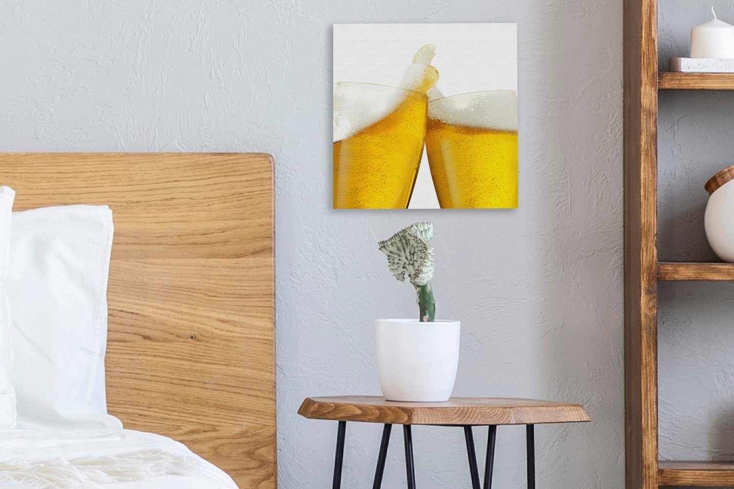 Leinwand Bilder OneMillionCanvasses® weißem (1 Leinwandbild Hintergrund, auf für Toasting-Biere Schlafzimmer Wohnzimmer St),